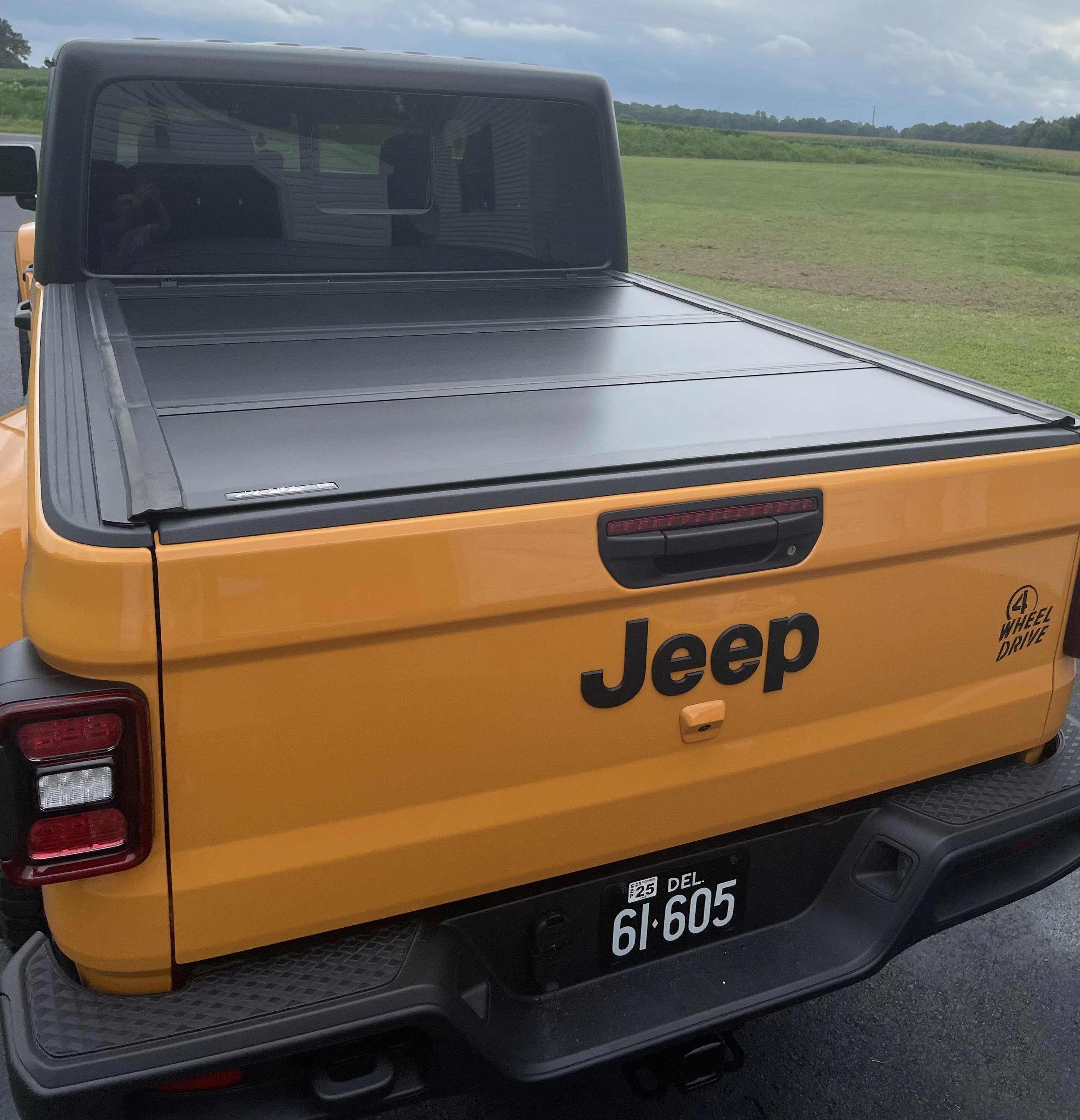 Jeep Gladiator Undercover Ultra Flex tri-fold hard tonneau cover AC3C489C-FA2A-4EB4-AEE8-B6043043720C