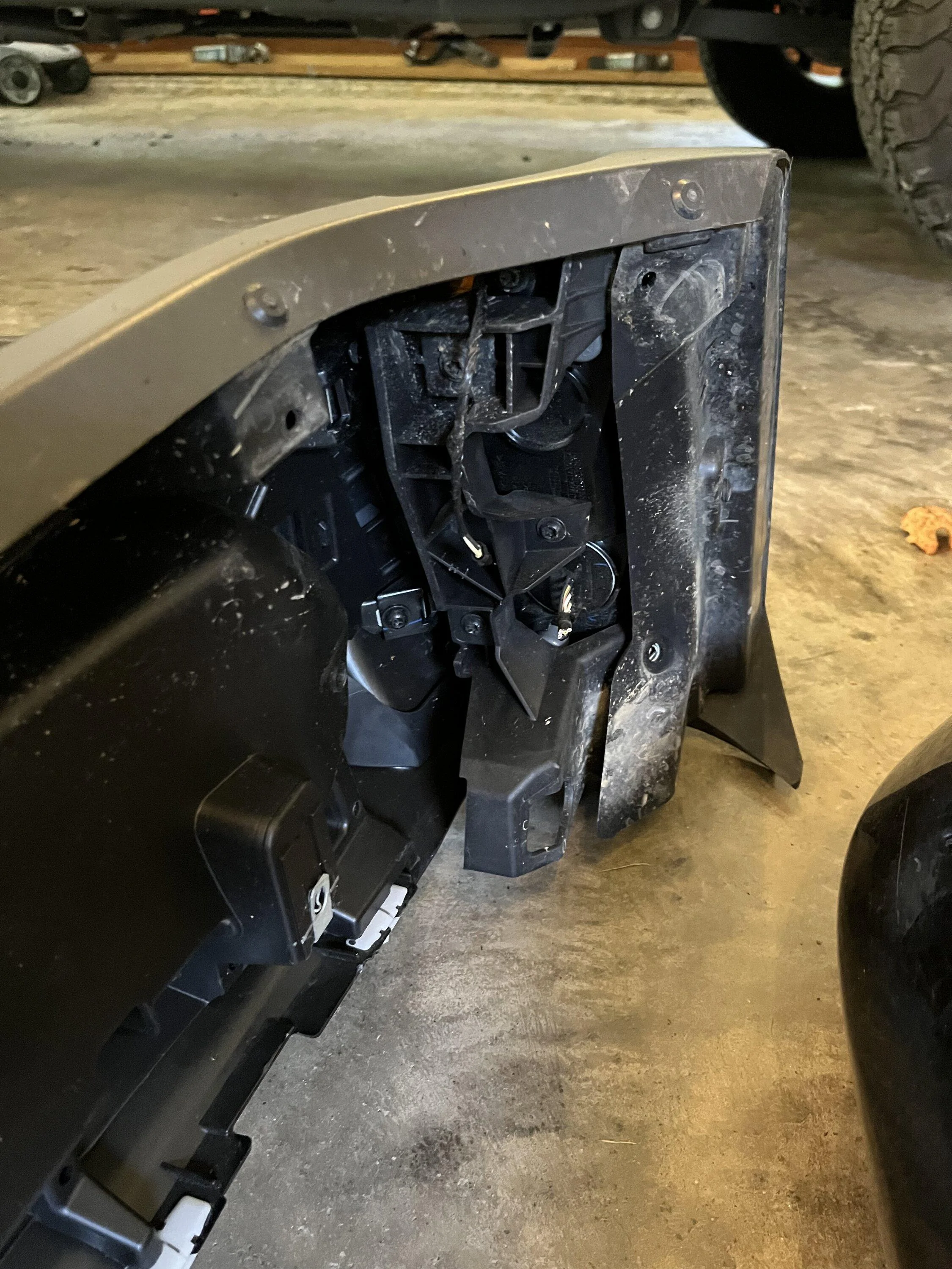 Jeep Gladiator Rubicon inner and painted outer fenders F5C297DC-E885-40A8-AE5B-9E0EE89A1441