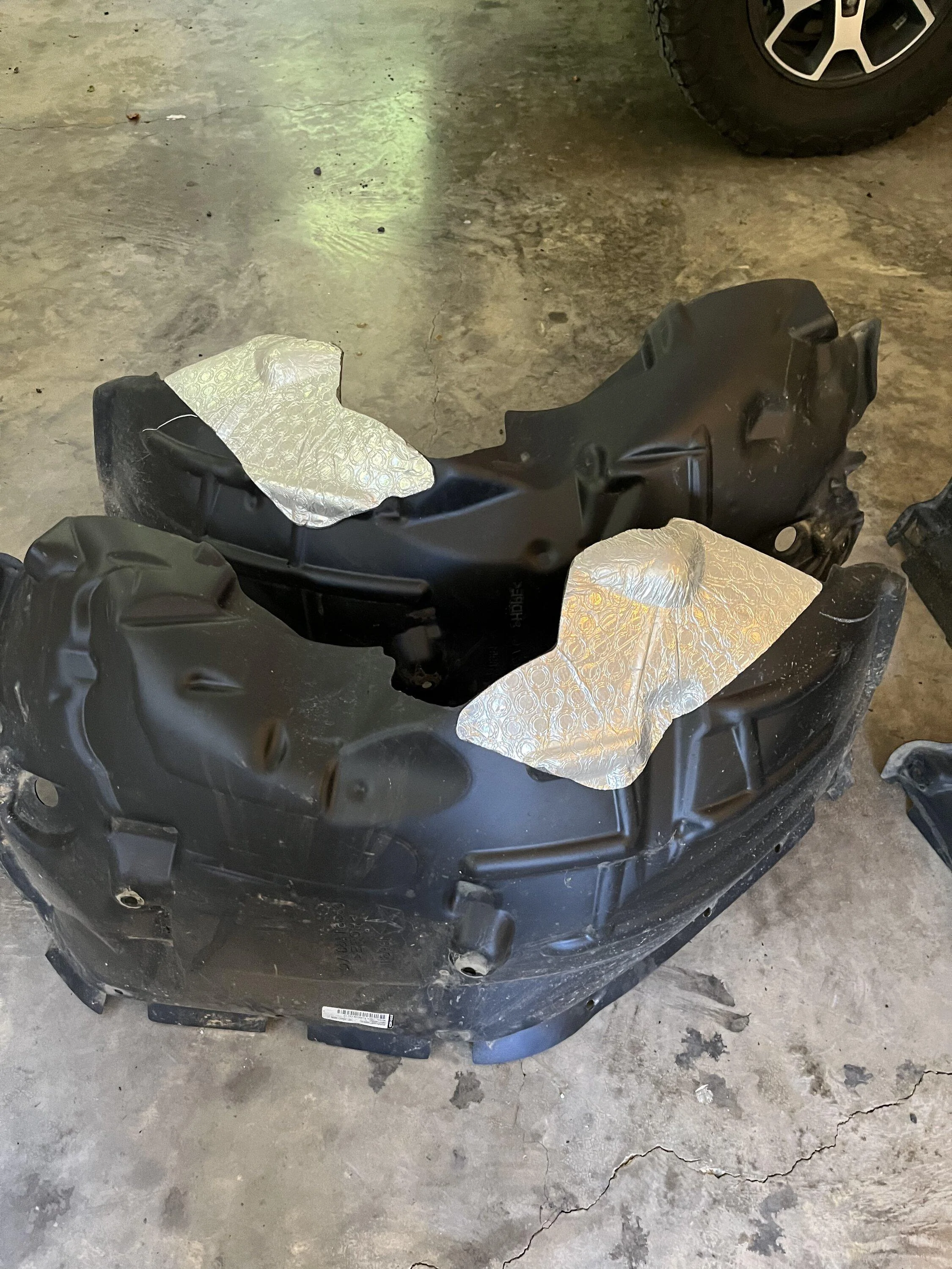 Jeep Gladiator Rubicon inner and painted outer fenders A15F4110-FD09-4FC7-A111-916017335B23