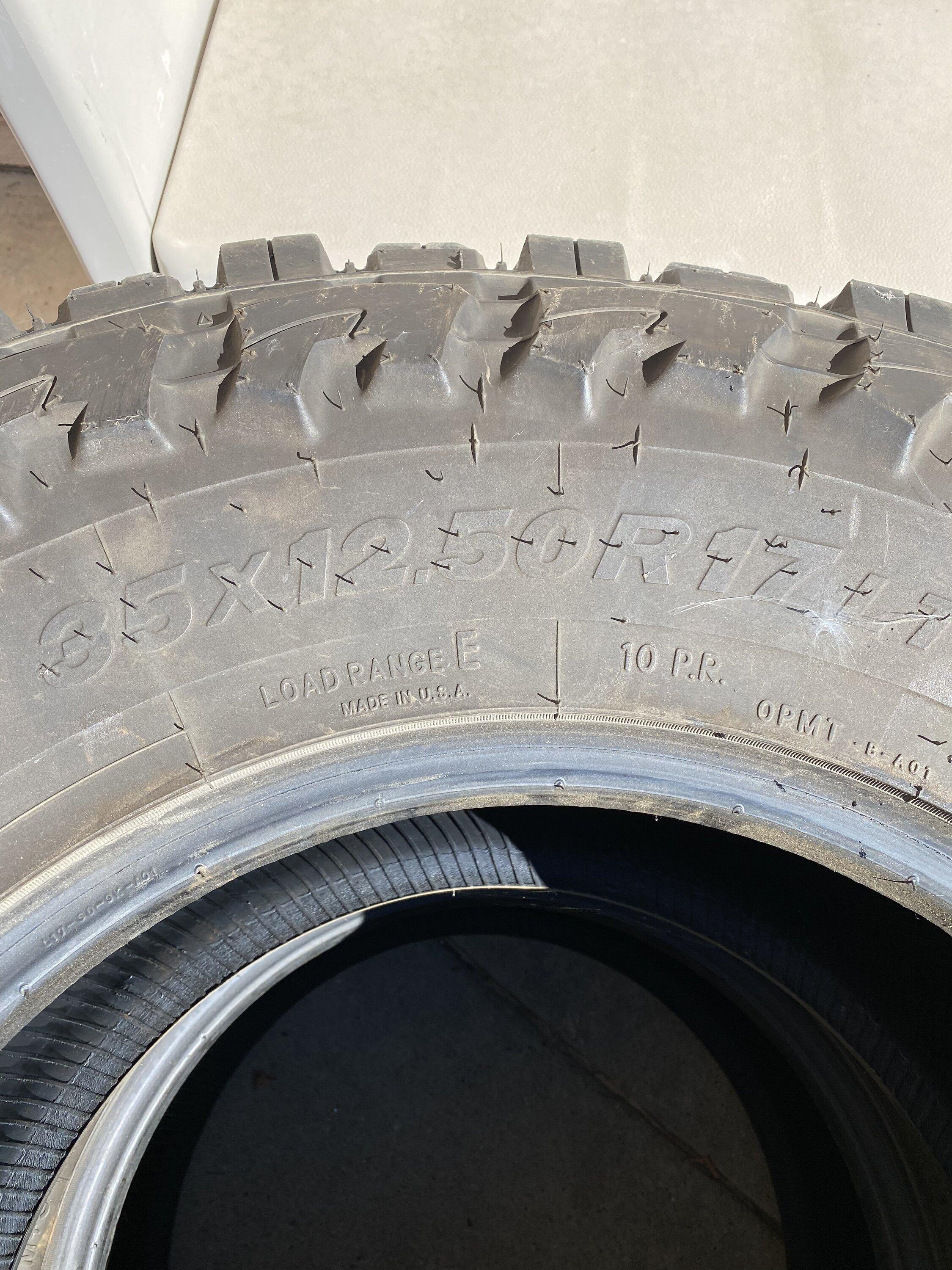Jeep Gladiator 35x12.50R17 Toyo MT Open Country Full Set of 5! 90FF7313-AAAA-4416-BFF7-E323BEE587F7
