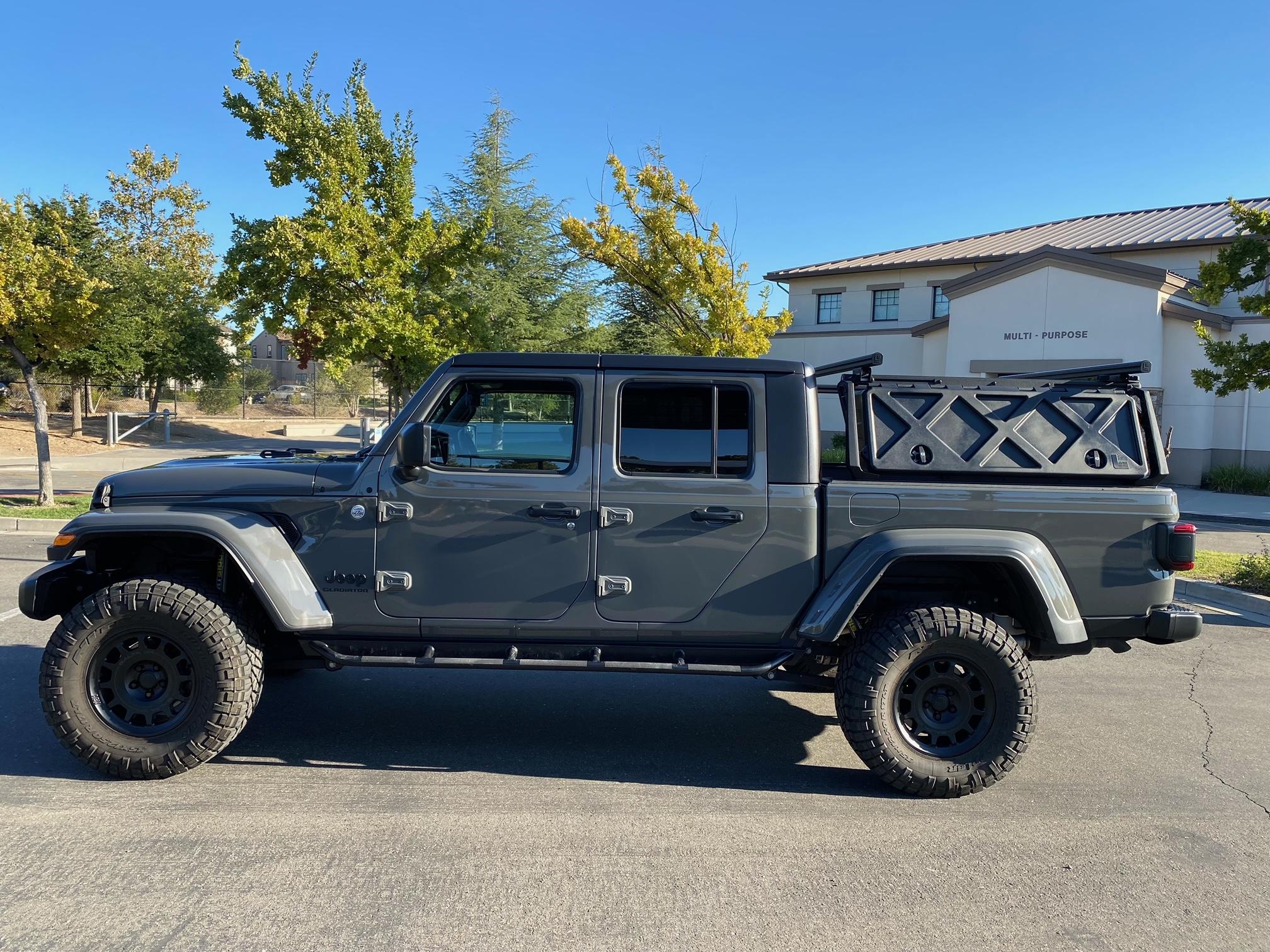 Jeep Gladiator 2021 Sport S Max Tow with AEV lift - $44k image5