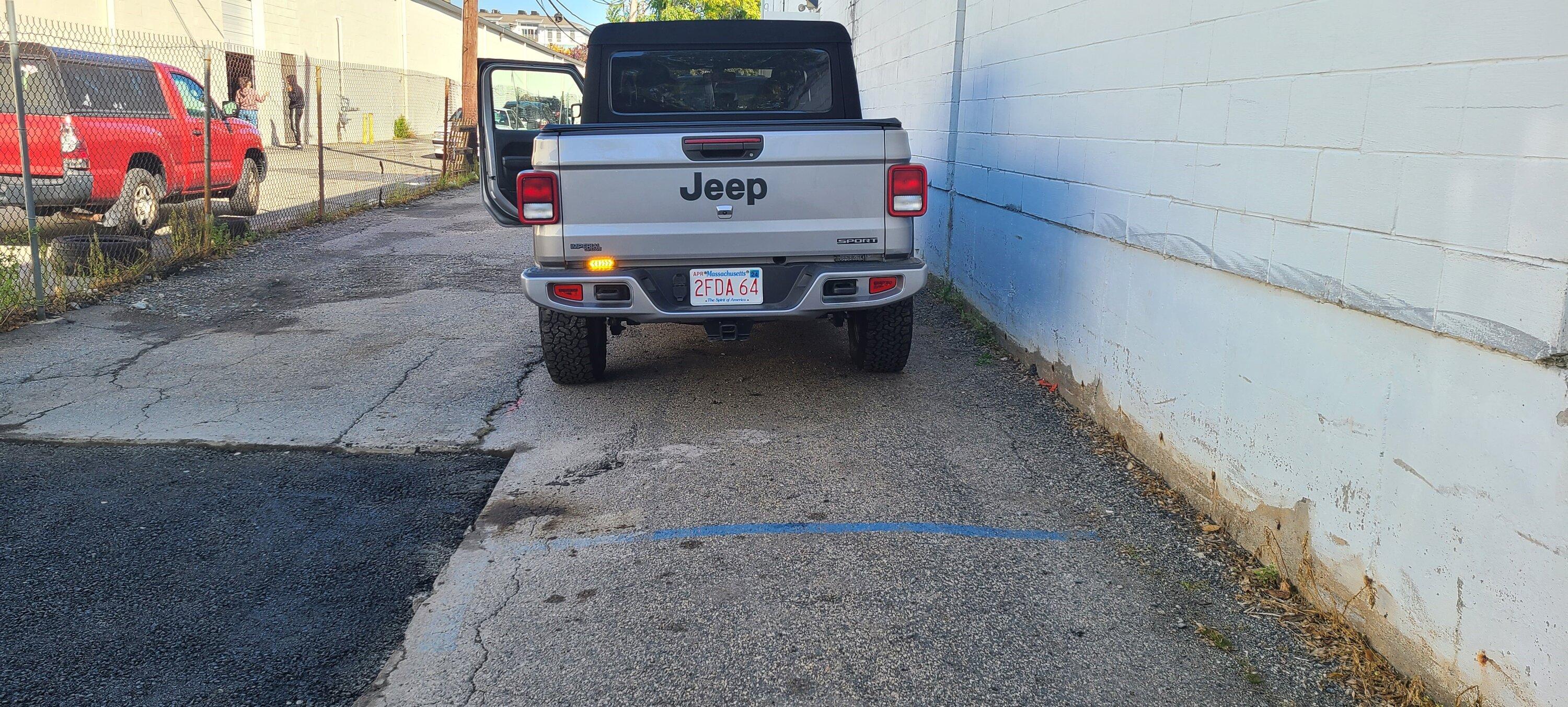 Jeep Gladiator Chase light options with no bed rack strobe