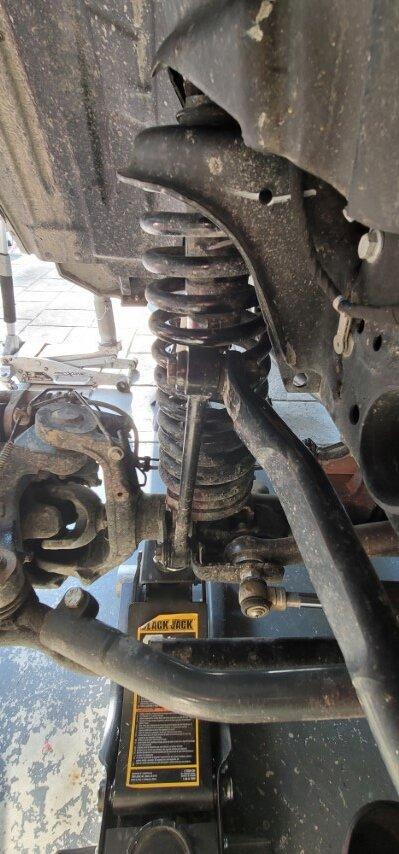 Jeep Gladiator Gladiator front coil bow issues / FIXED 2022-10-06 15.04.30 (Small)