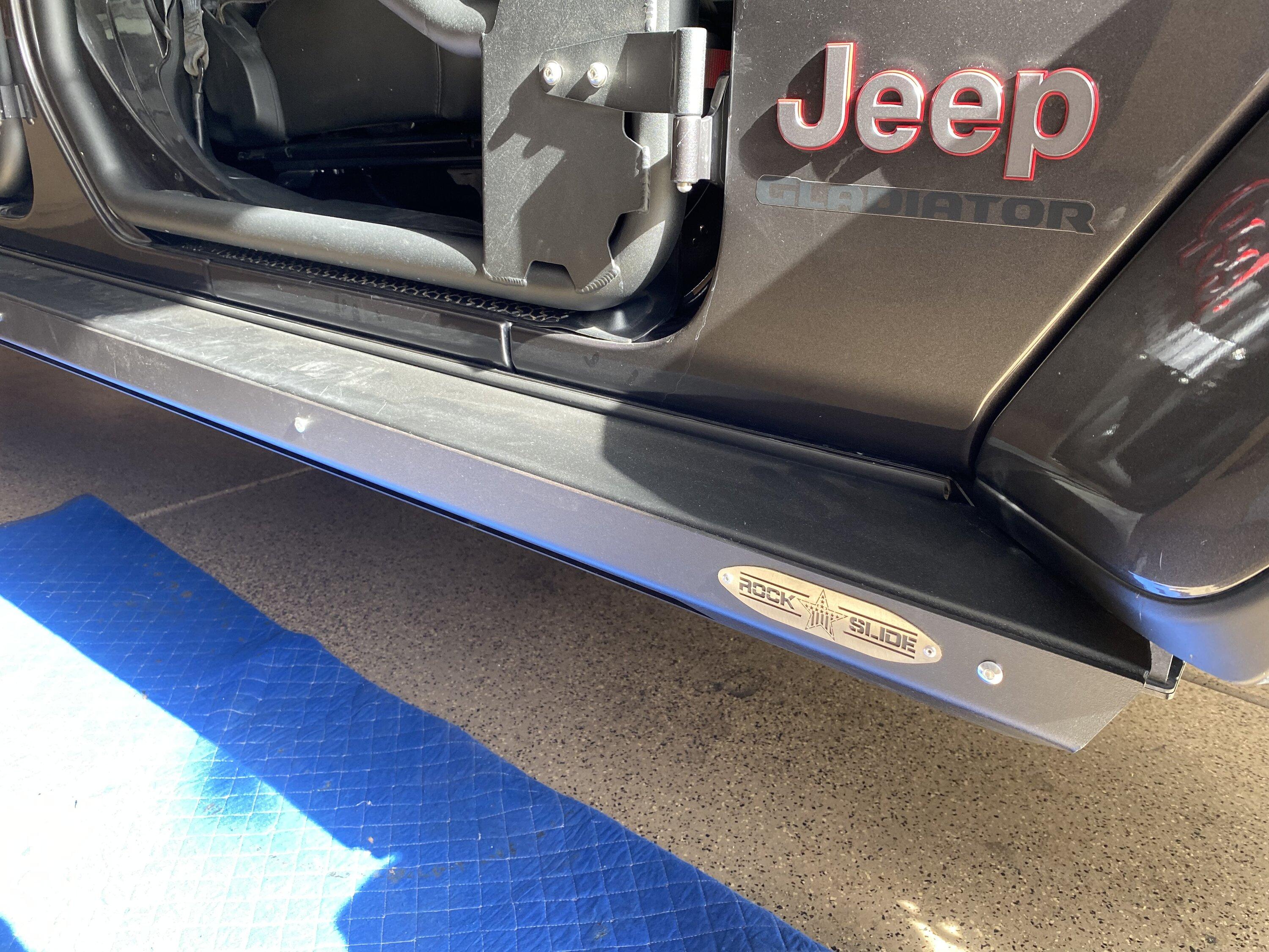 Jeep Gladiator Steps but want to off road eventually 1A843DD9-46C1-4CDA-A56A-5827B7C547EA