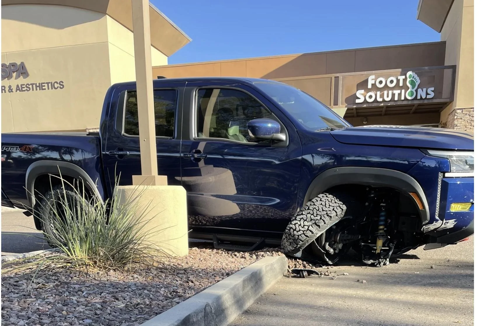 Jeep Gladiator New Gen 3 2022 Nissan Frontier Pro4X totaled in parking lot hitting curb at 10 MPH. 472B770F-5472-40AA-8242-AF8C2B2CF78D