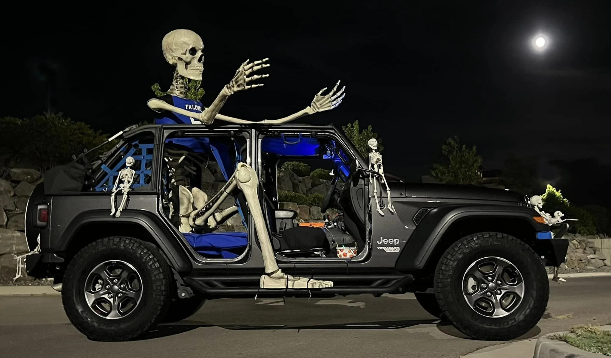 Jeep Gladiator Halloween creativity scene - post yours! ??? 9996655