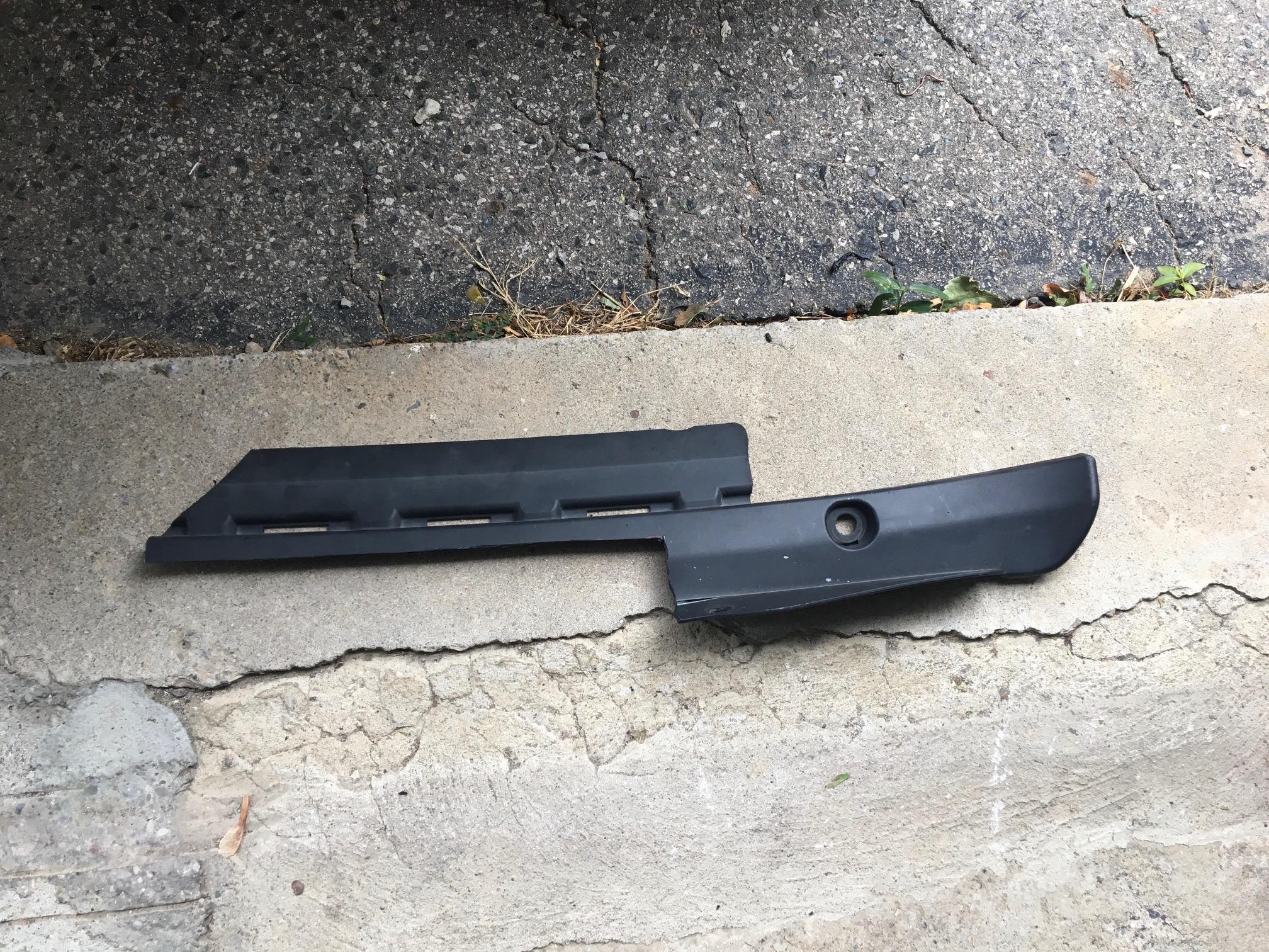 Jeep Gladiator What did you do TO your Gladiator today? [ADMIN WARNING: NO POLITICS, NO GUN TALK] Driver side bumper trim
