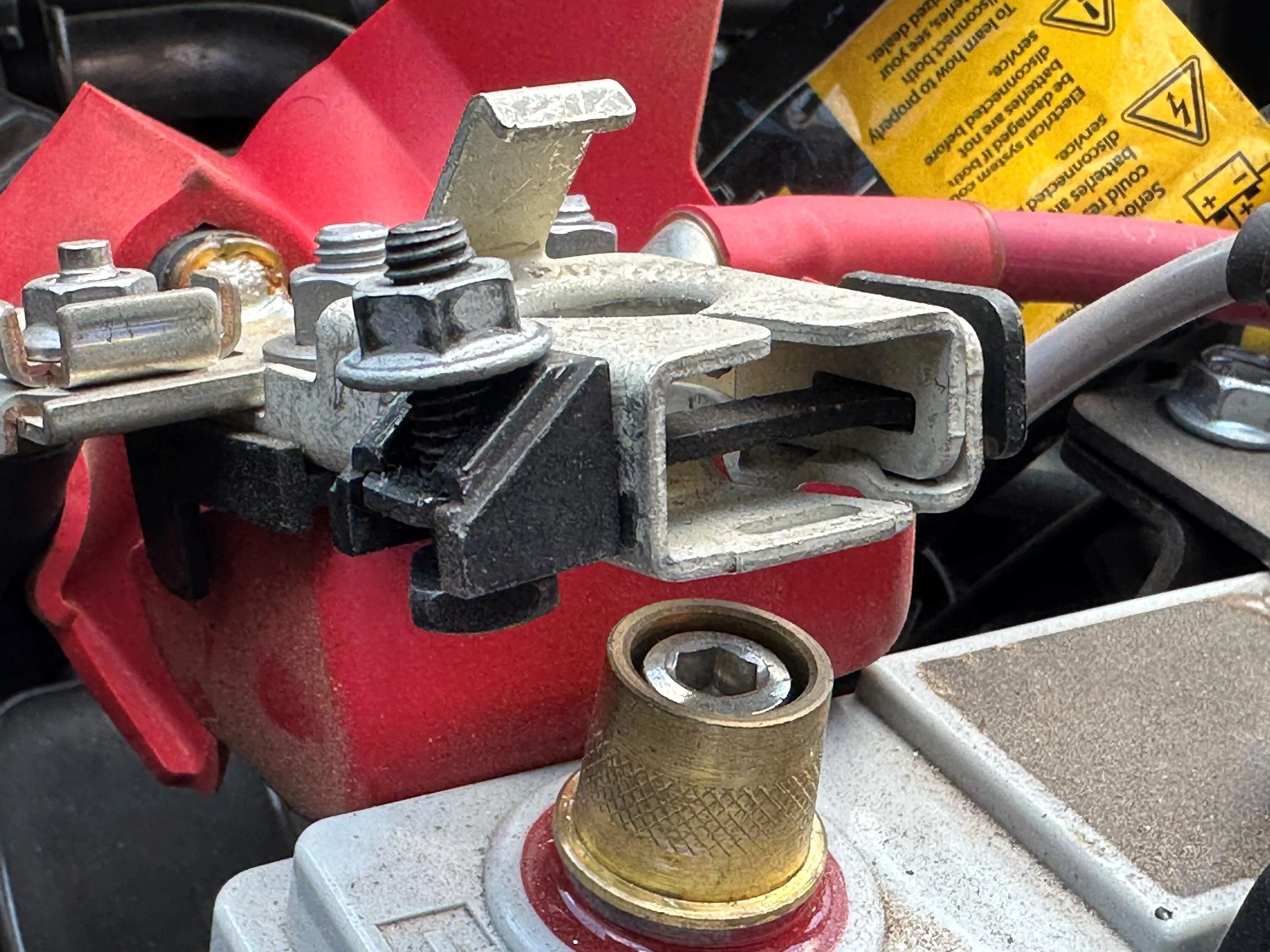Jeep Gladiator Positive battery clamp part number? batterytwo