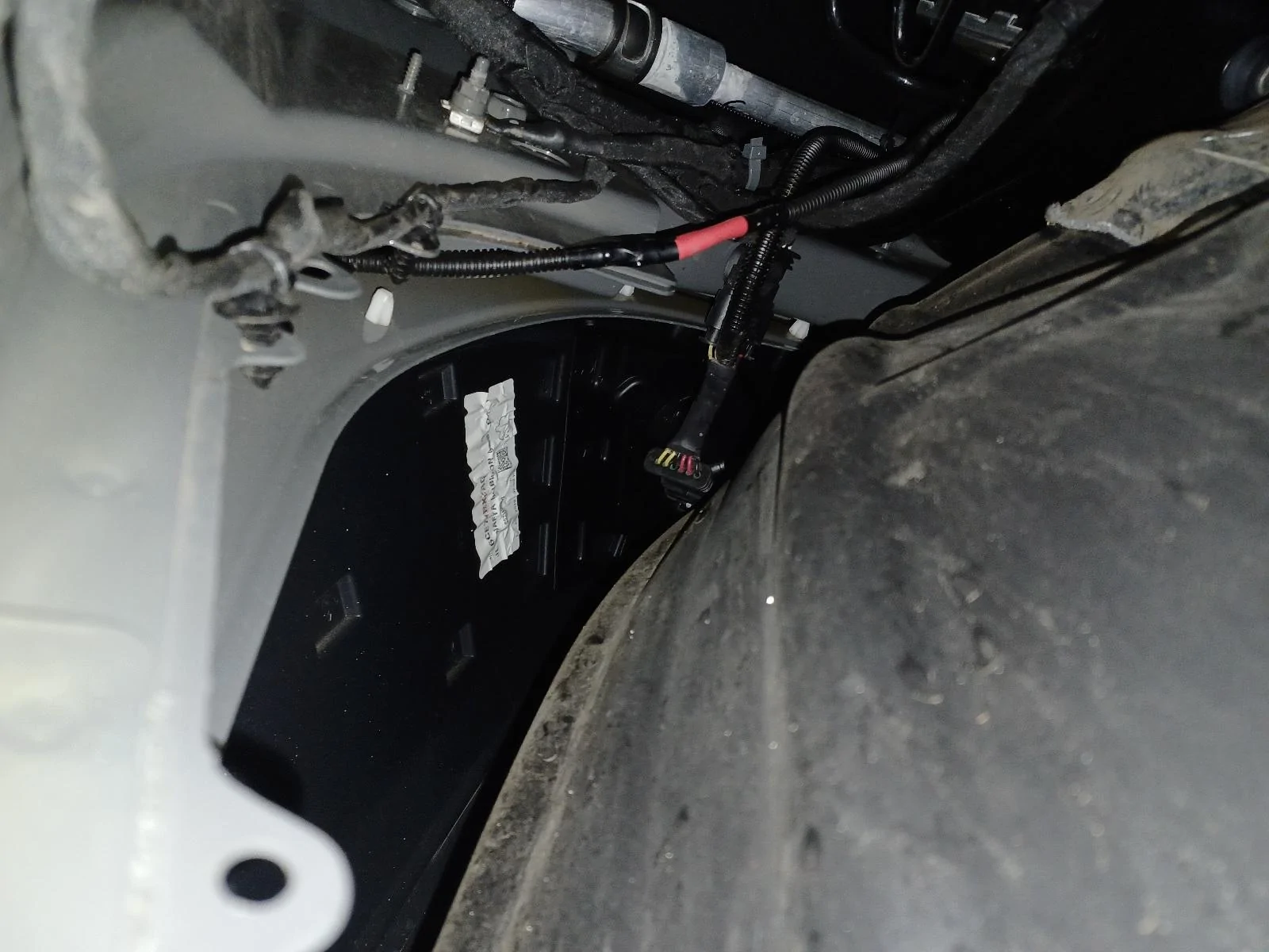 Jeep Gladiator access to park/turn/drl connector and........... 20221017_081932