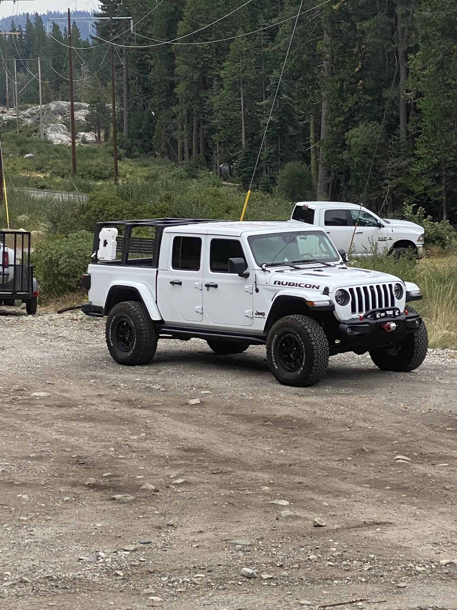 Jeep Gladiator Metalcloak lift 97103A8C-AC7B-4AAC-98A6-F3DAD0198A0C