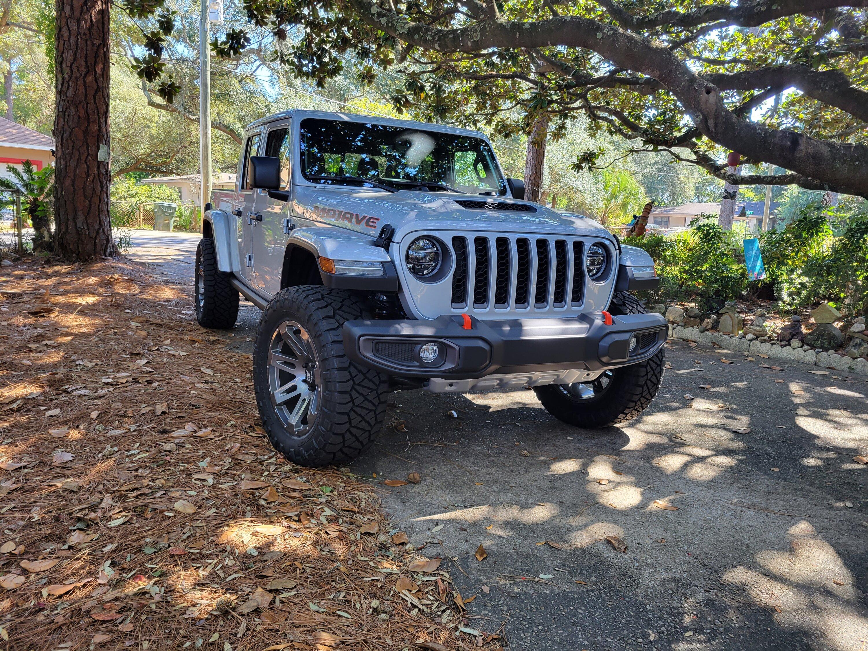Jeep Gladiator Help me make up my mind 20221011_125025