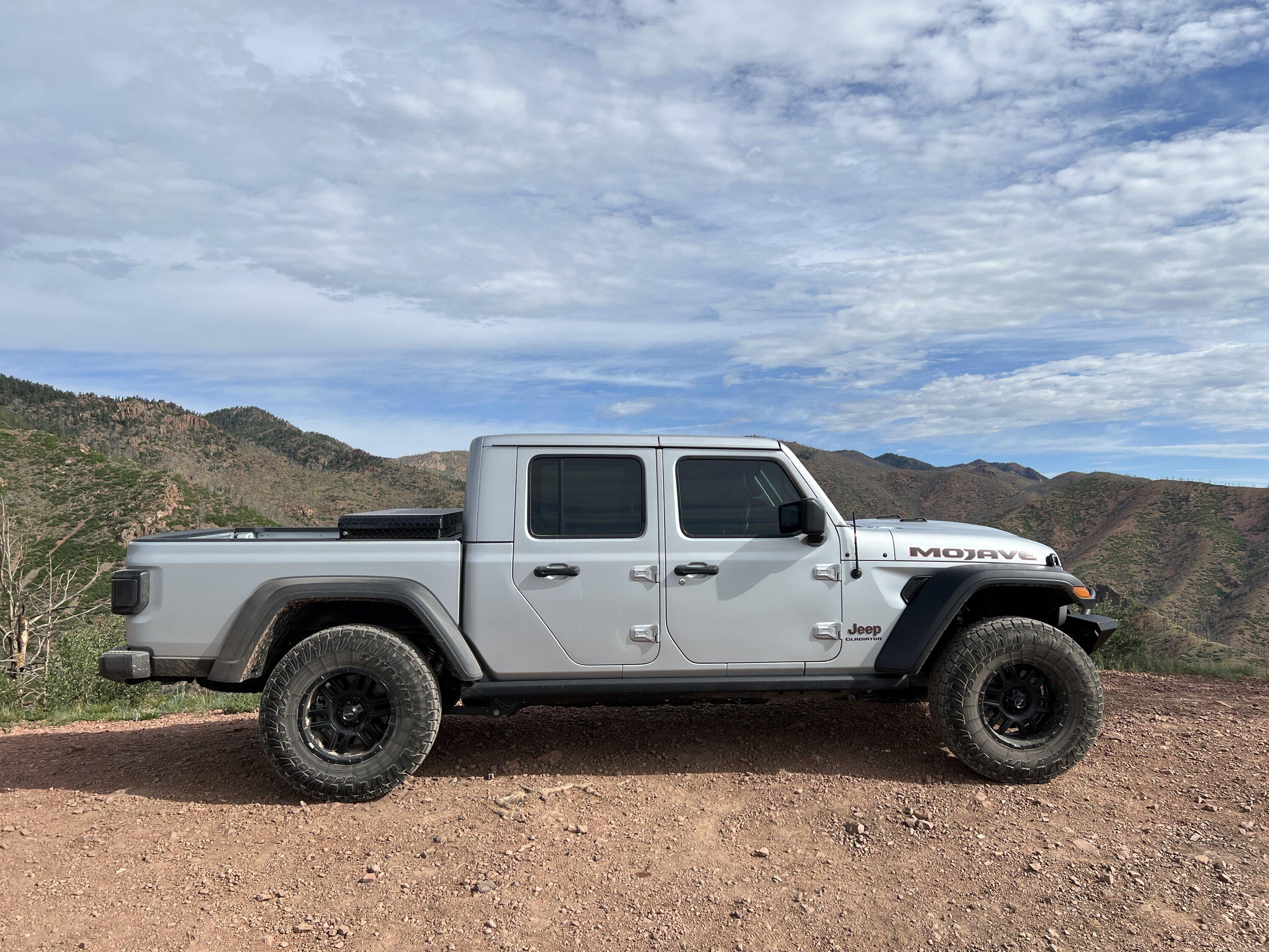 Jeep Gladiator Husky 61" Truck Bed Tool Box, Black IMG_5661.JPG
