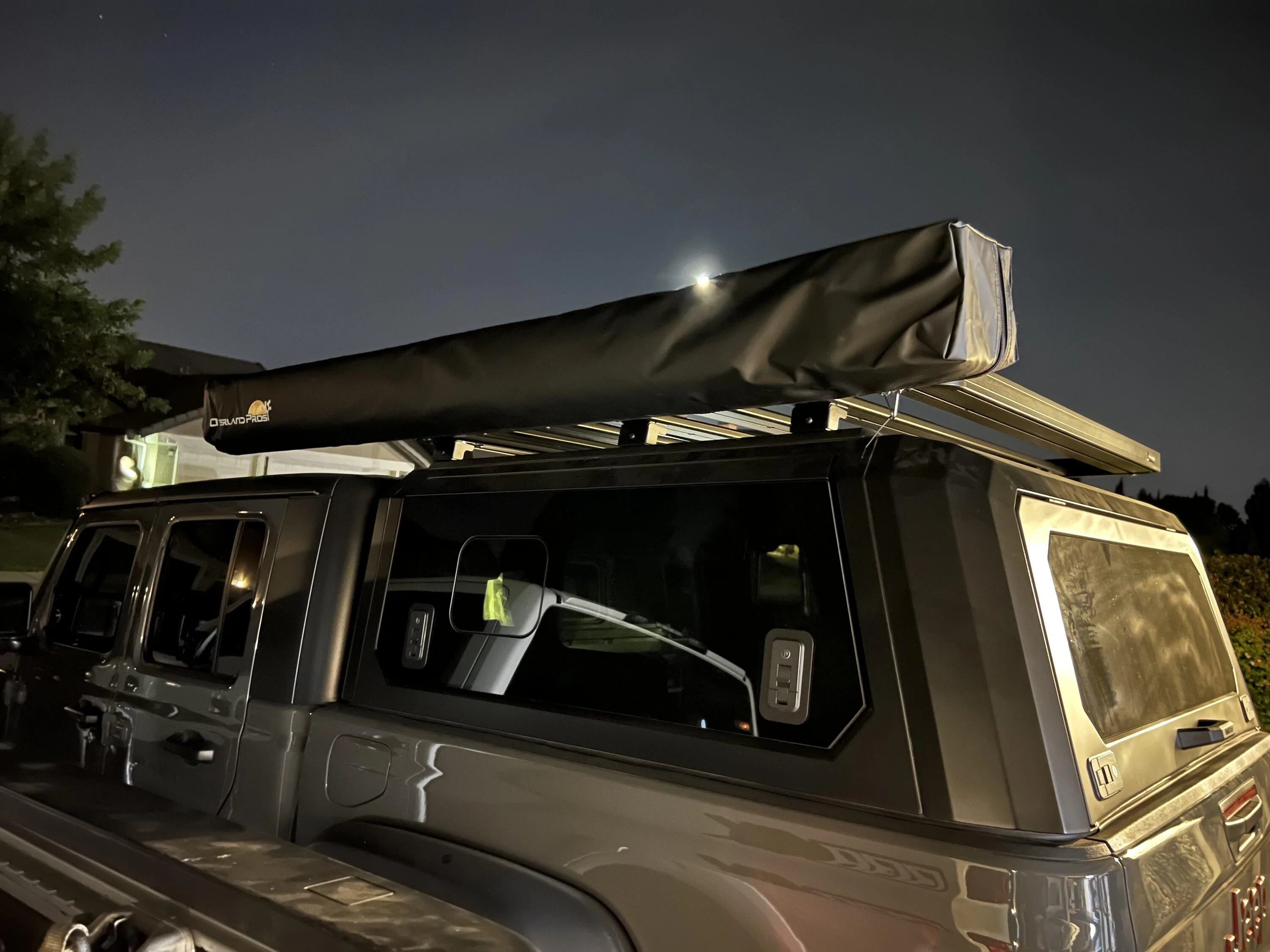 Jeep Gladiator RSI SmartCap with Frontrunner and Overlandpros 270 6K awning 53C83DF7-C0FB-4608-AEDA-8599FB9B35A0