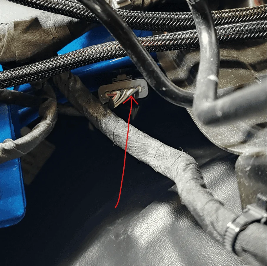 Jeep Gladiator access to park/turn/drl connector and........... 1666064103263