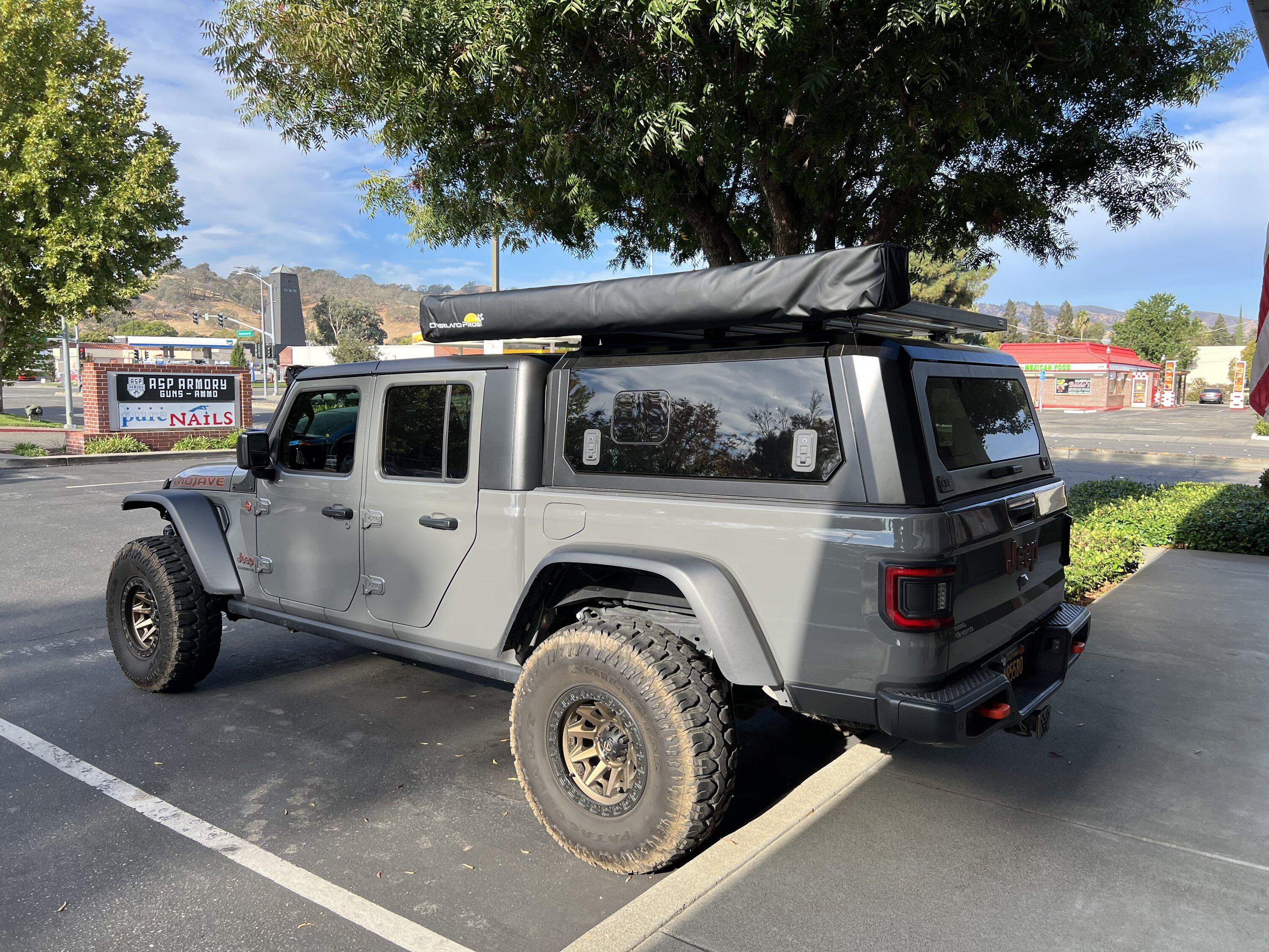 Jeep Gladiator RSI SmartCap with Frontrunner and Overlandpros 270 6K awning 58B9E159-70D5-43CA-82FA-228FAD253C9E