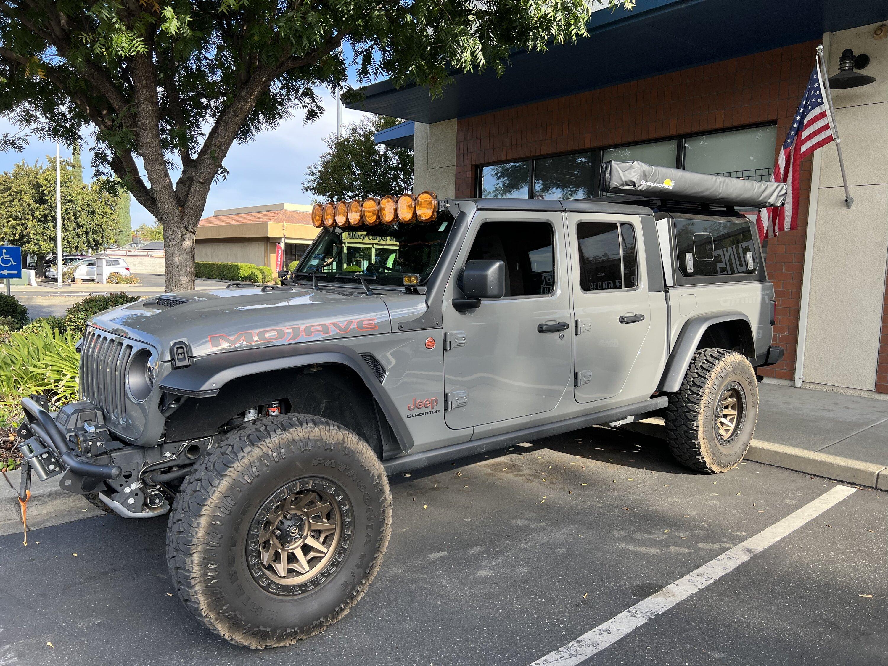 Jeep Gladiator RSI SmartCap with Frontrunner and Overlandpros 270 6K awning 3E1C016B-EFBF-42AF-BA84-8CD2C108C307