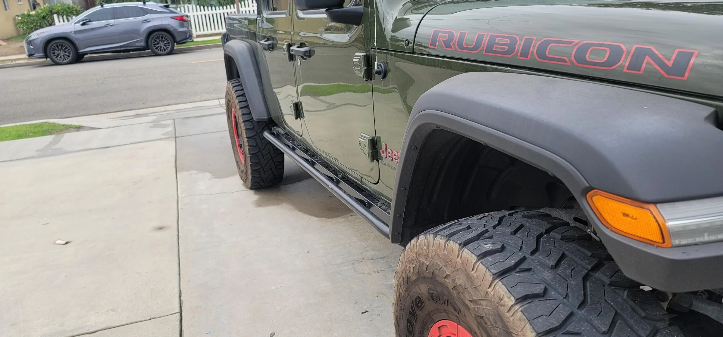 Jeep Gladiator Show me pictures of rocksliders that works as a running board. 20221016_122055