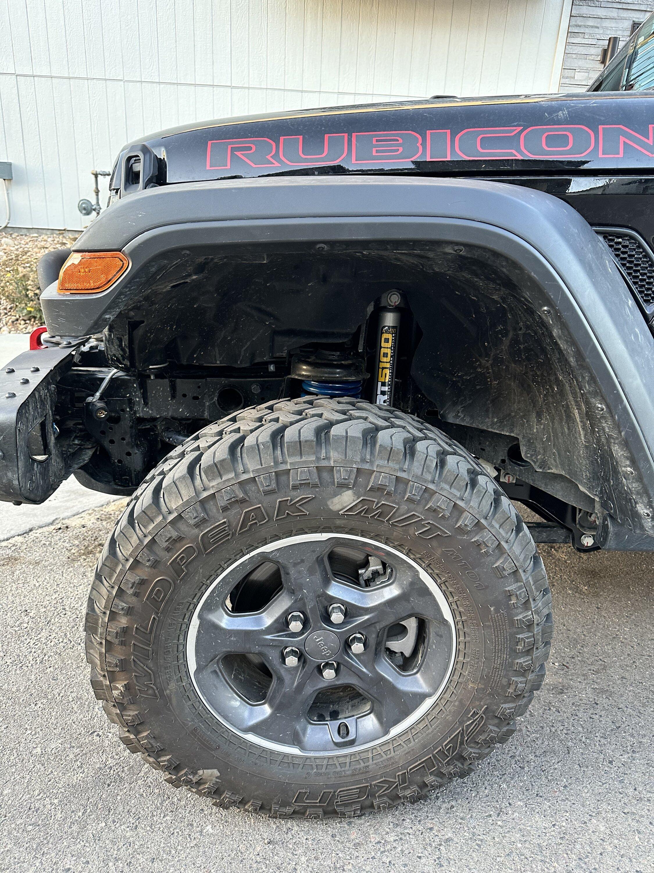 Jeep Gladiator Alu-Cab Canopy Camper Roll Call IMG_0165