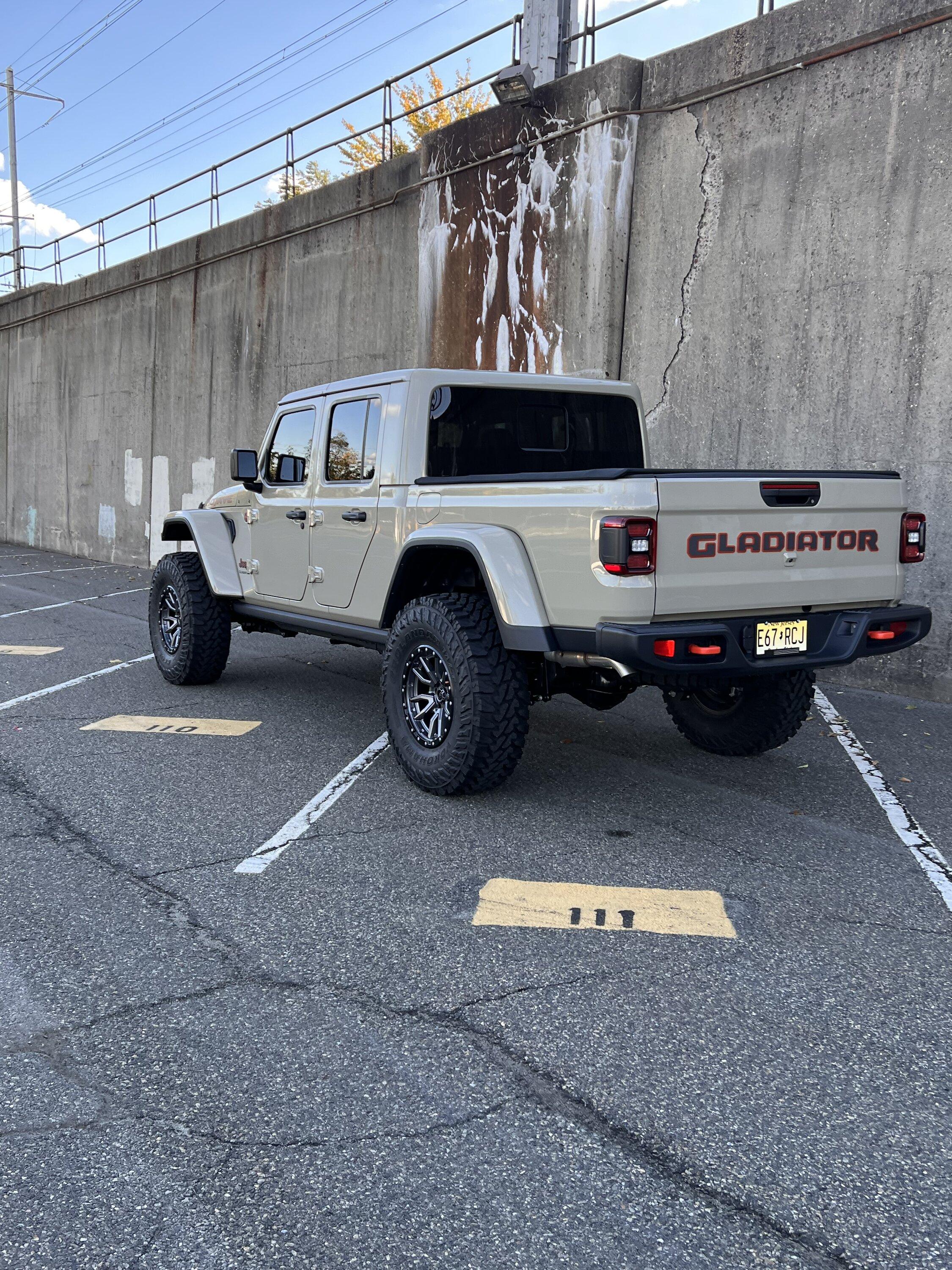 Jeep Gladiator MOJAVE Edition Gladiator JT Club 1BA8C326-CF84-4718-A2C4-64335CDCA16E