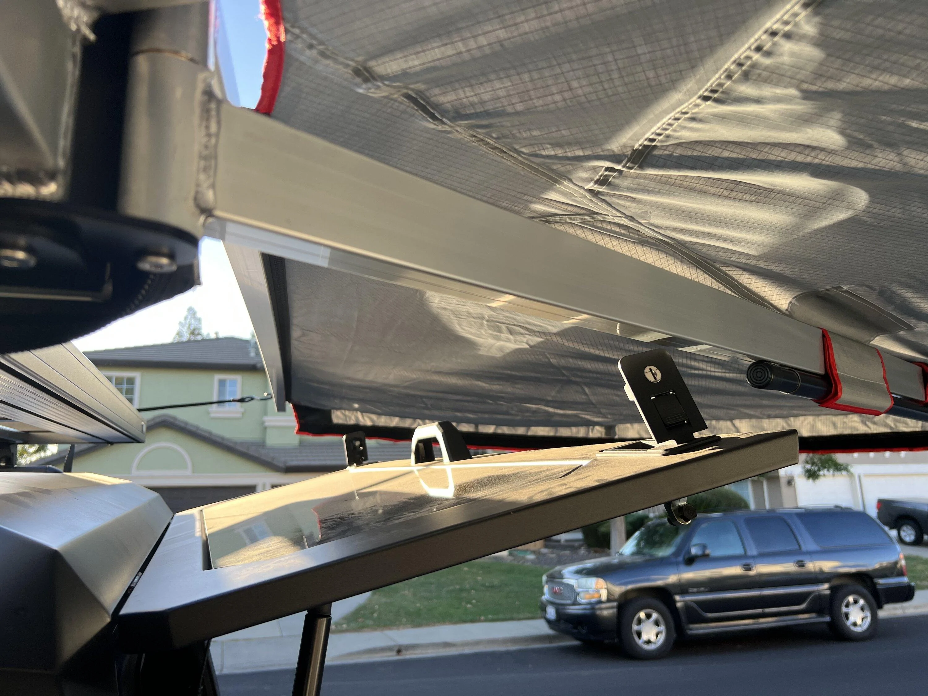 Jeep Gladiator RSI SmartCap with Frontrunner and Overlandpros 270 6K awning B5BEC117-D116-4416-9B0D-CBFE2A3A1371
