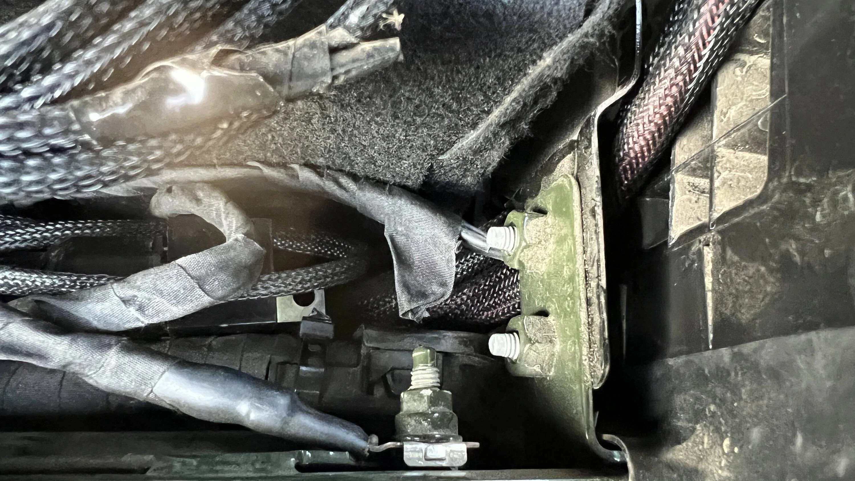 Jeep Gladiator Power distribution and wire management - multiple topics B0E4569E-3DE2-46DB-B65B-4D8E5C35B4F7