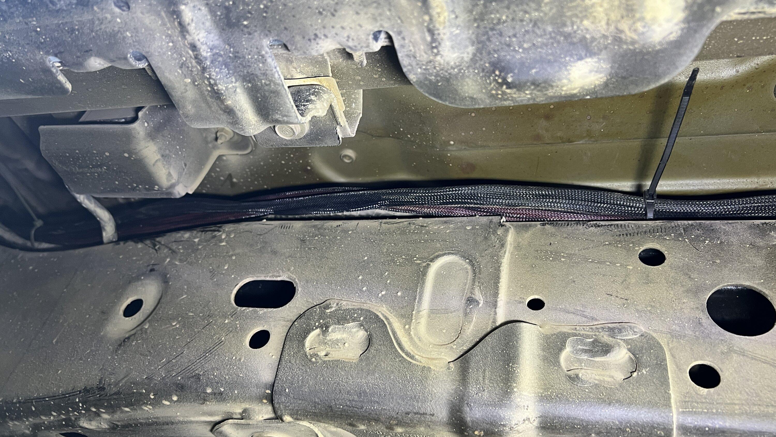 Jeep Gladiator Power distribution and wire management - multiple topics DD360671-6575-4834-93A1-5F17F83E6ECC