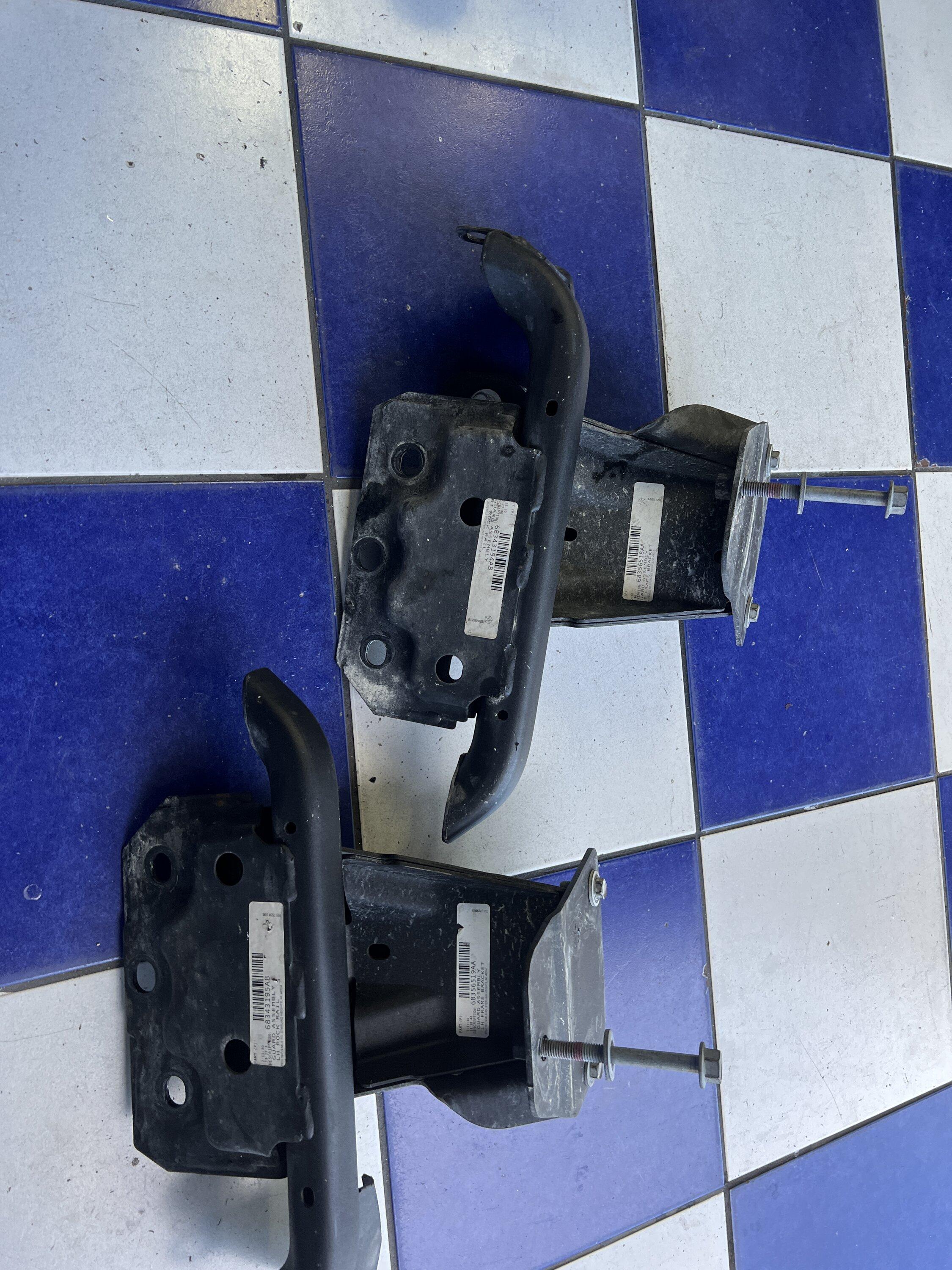 Jeep Gladiator Jeep Gladiator Rubicon JT Rocksliders Bed Protectors Oem Mopar With Hardware Rock Rails A984EF0B-BE7E-4064-8EAC-93985E5862A7