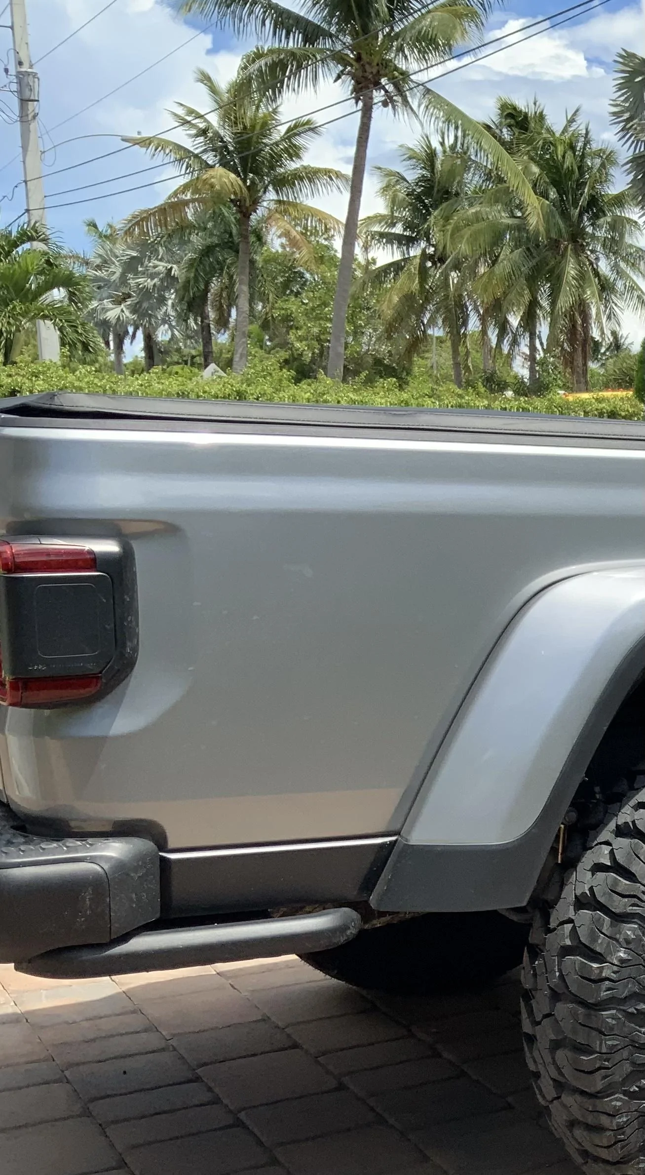 Jeep Gladiator Jeep Gladiator Rubicon JT Rocksliders Bed Protectors Oem Mopar With Hardware Rock Rails 5EFC1E84-C086-4BF7-8333-50B4C4CAB1C3