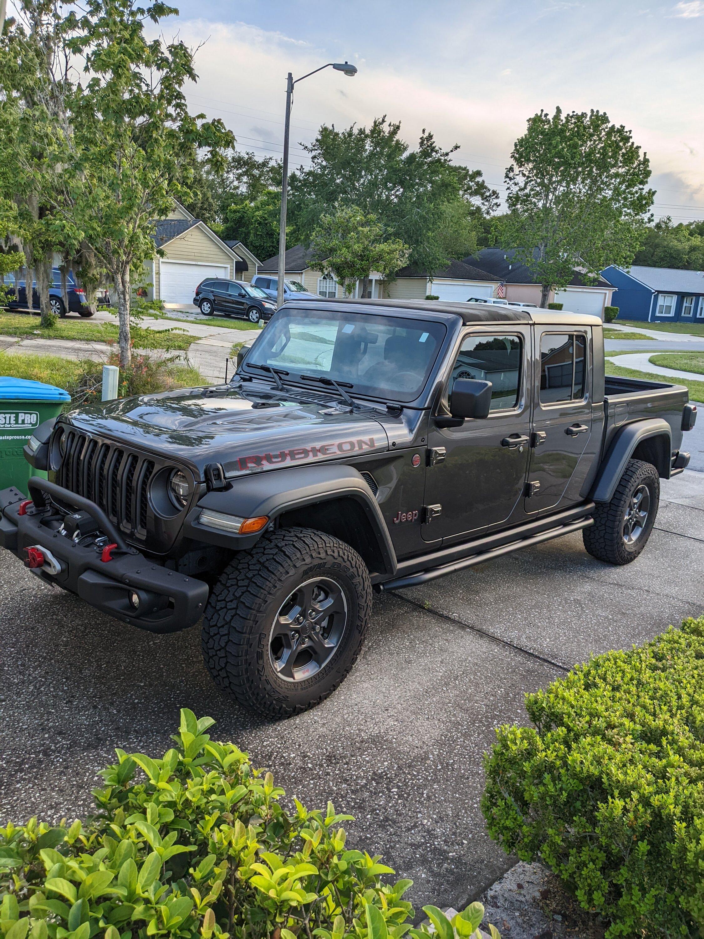 Jeep Gladiator Selling Ace Engineering Rock Sliders PXL_20220430_230959774