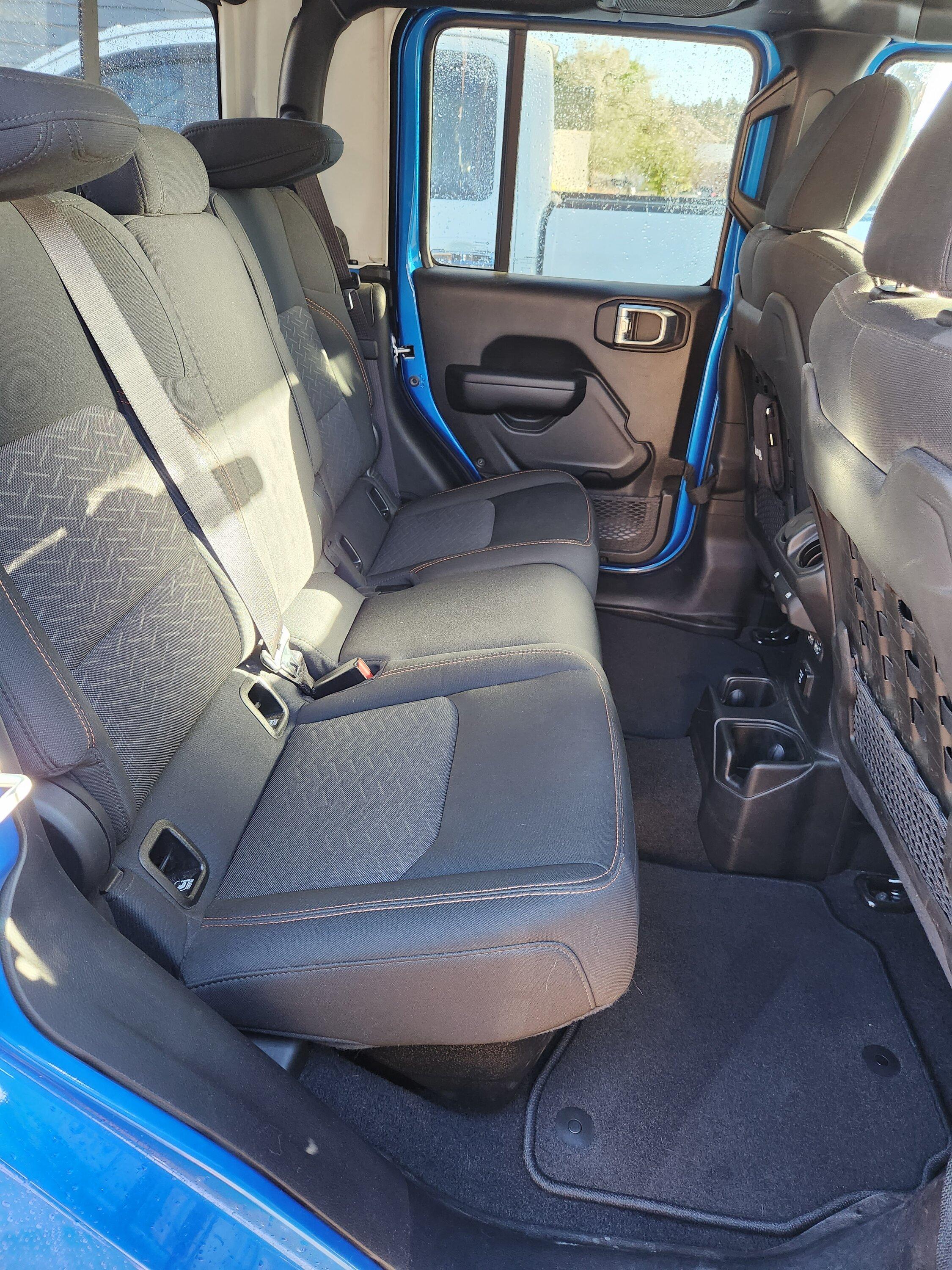 Jeep Gladiator 2021 Mojave 6-spd, <10k miles, $44K 20221017_161353