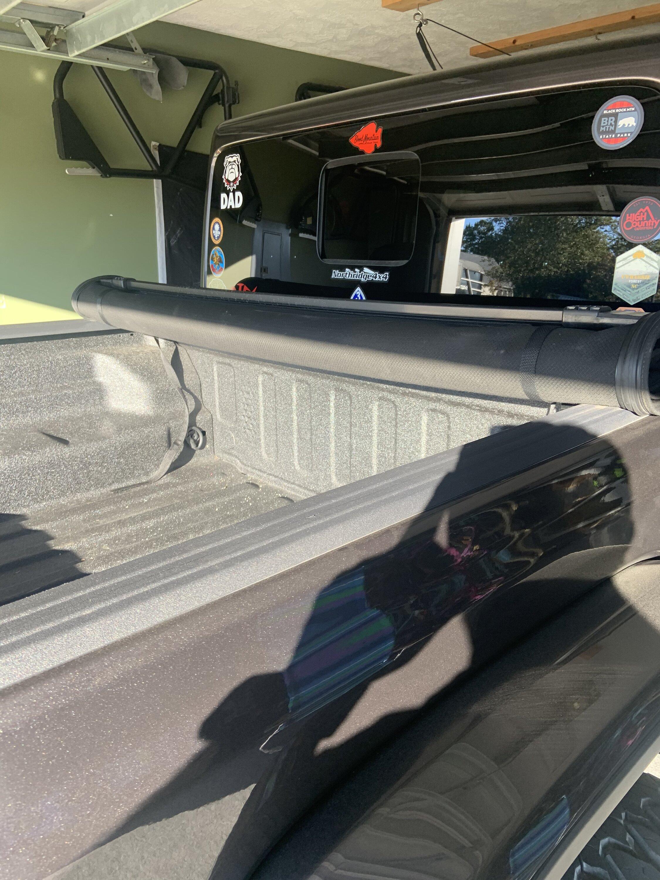 Jeep Gladiator Mopar Tonneau Cover 7FC76310-0D30-4E31-BCB9-E72BD2C53F31