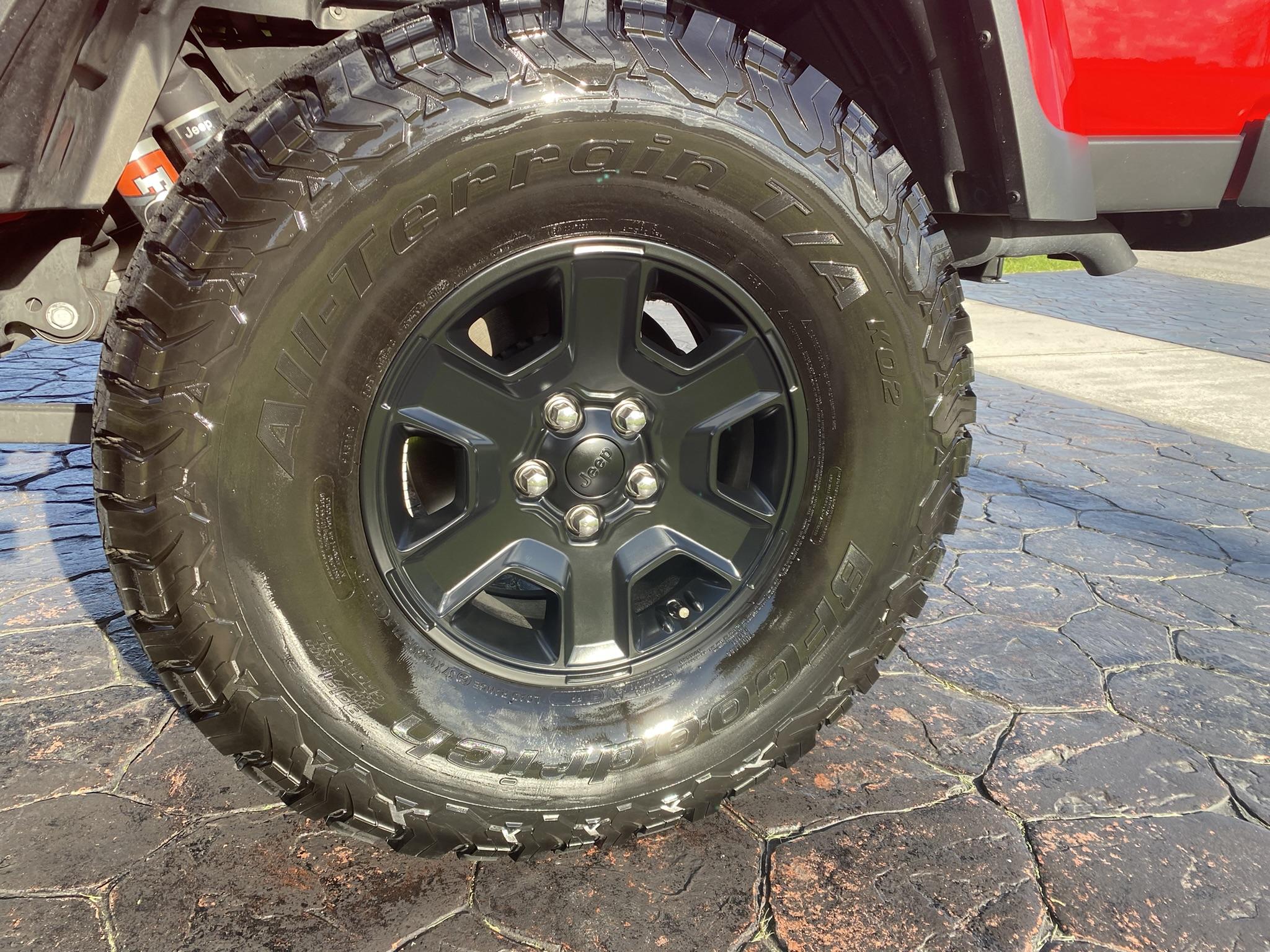 Jeep Gladiator Stock Mojave Wheels with 37x12.50r17 BFgoodrich KO2’s 65025E5F-CD4B-4046-80FB-88B1A207495B