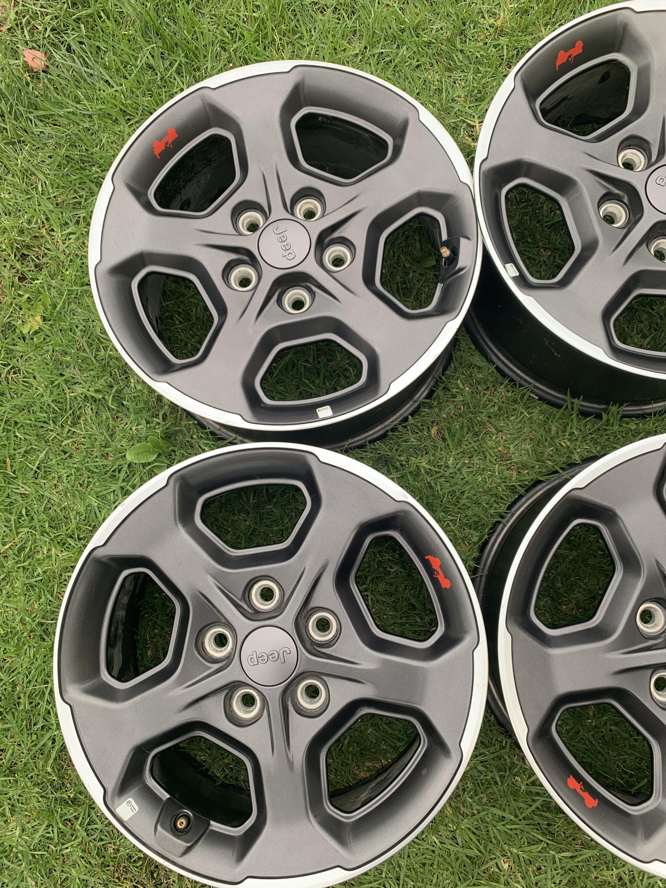 Jeep Gladiator Rubicon wheels 9AA5D9A4-375A-42F3-BB4A-9E2DCC3F94E1