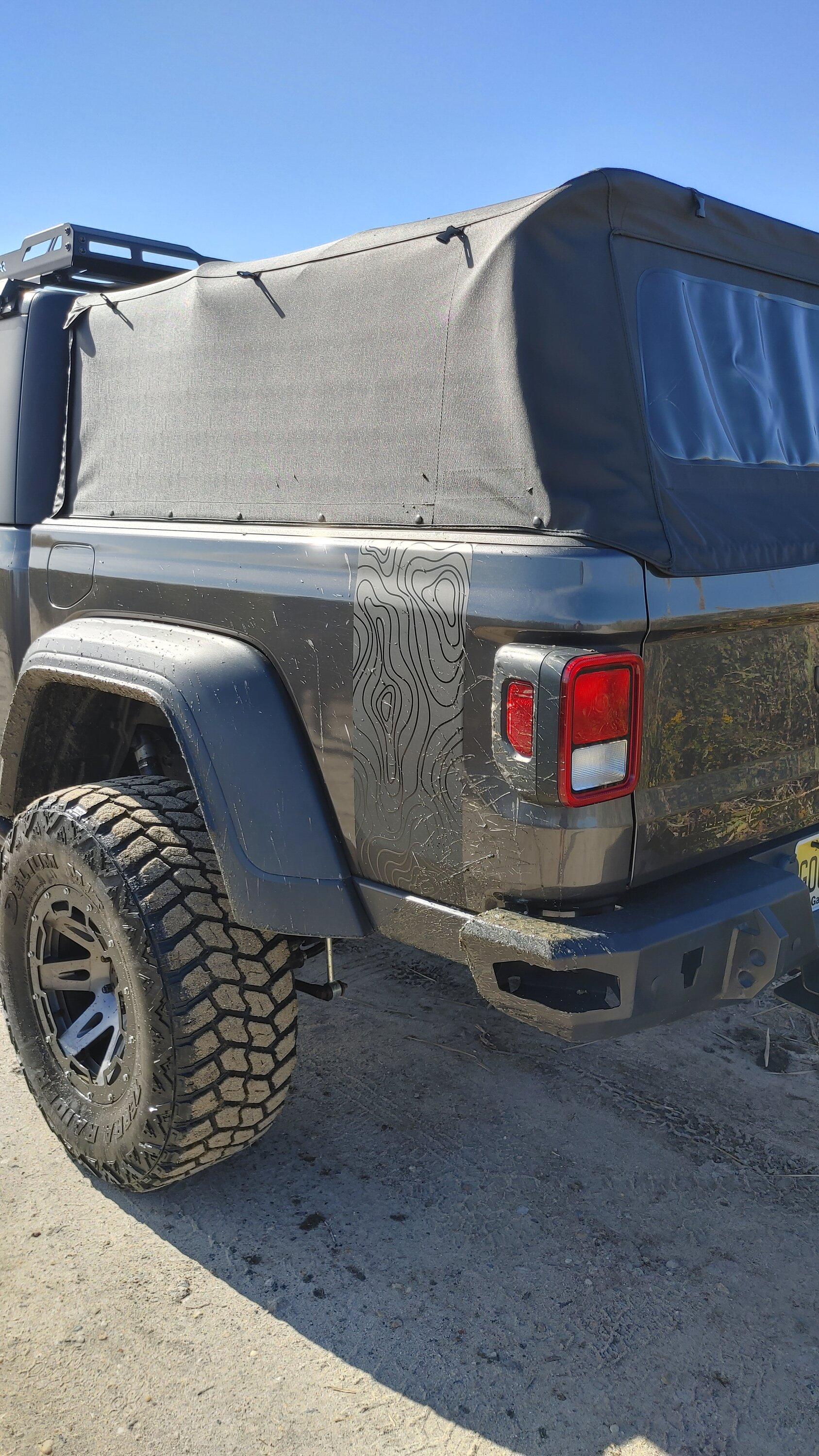 Jeep Gladiator Stickers and decal pics! 1022221345a_HDR