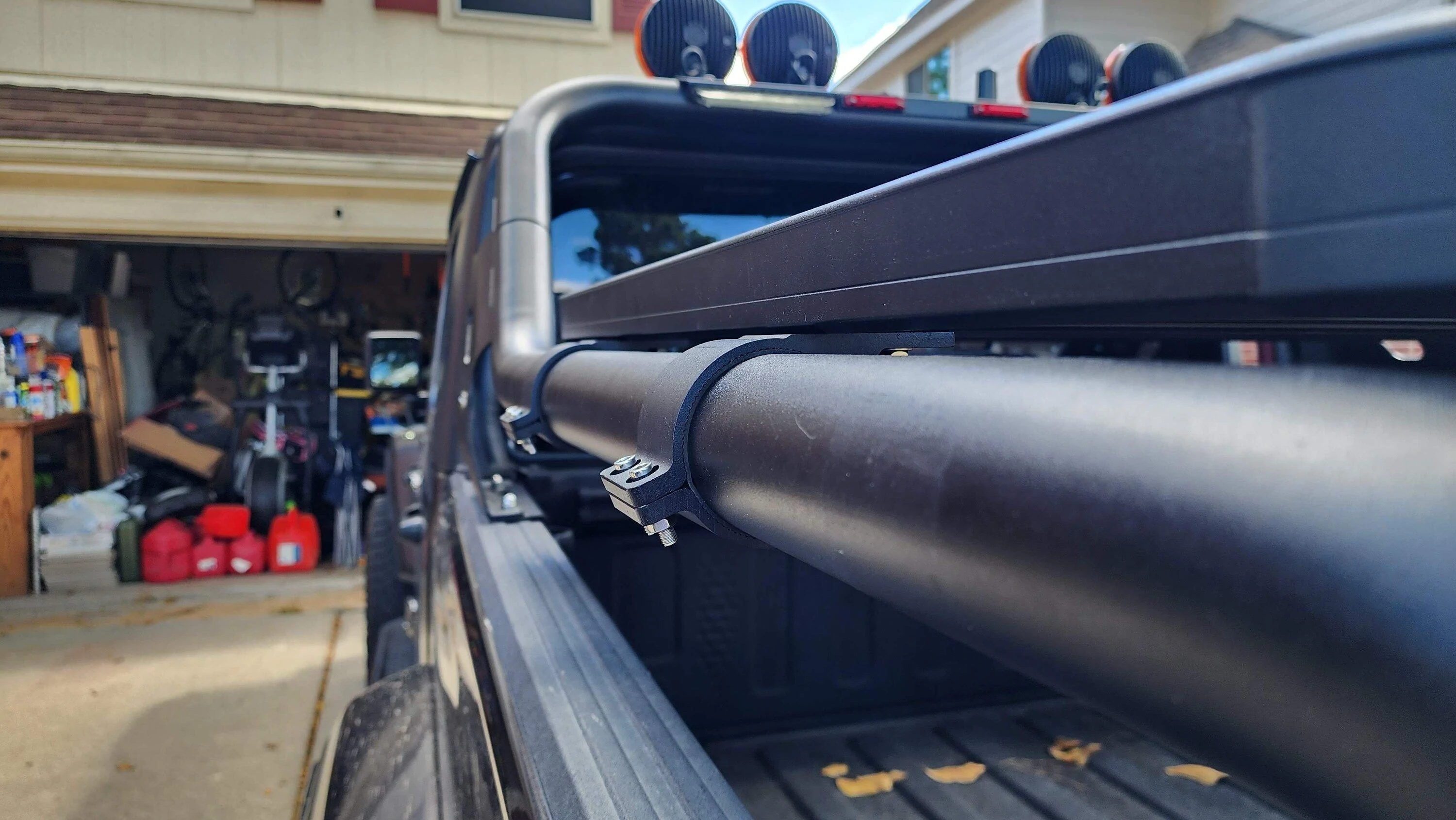 Jeep Gladiator Mounted a Rhino Rack to my Maximus 3 Chase bar. 20221022_120950-jpg