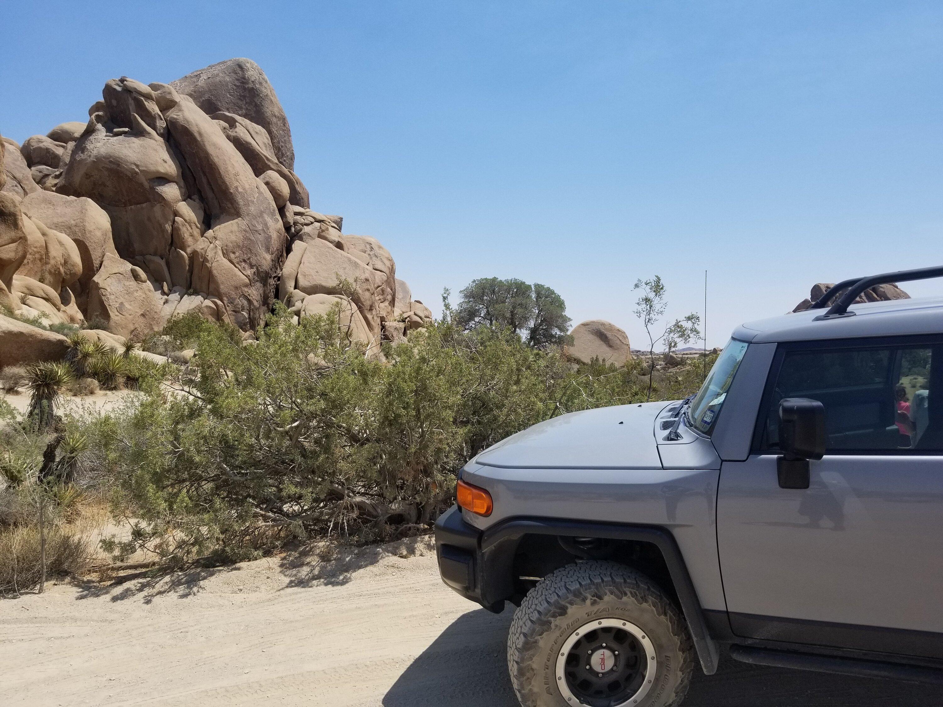 Jeep Gladiator Excellent comparison of IFS vs SFA (Jeep on 37s vs FJ cruiser) from a Toyota fan. 20180727_133106