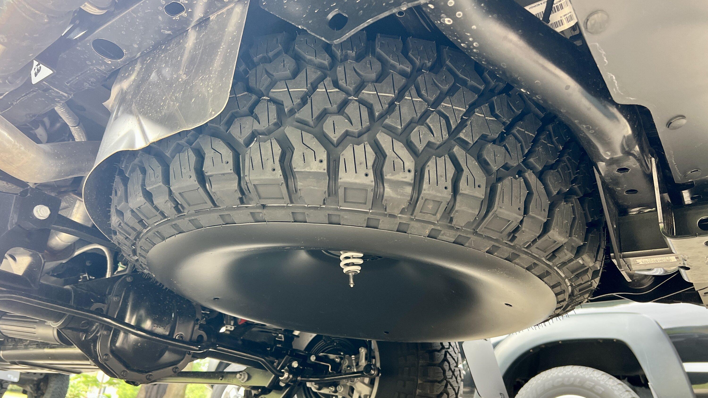 Jeep Gladiator Spare tire replacement 15727BA9-57B3-4F4C-8226-5FDBD7043492