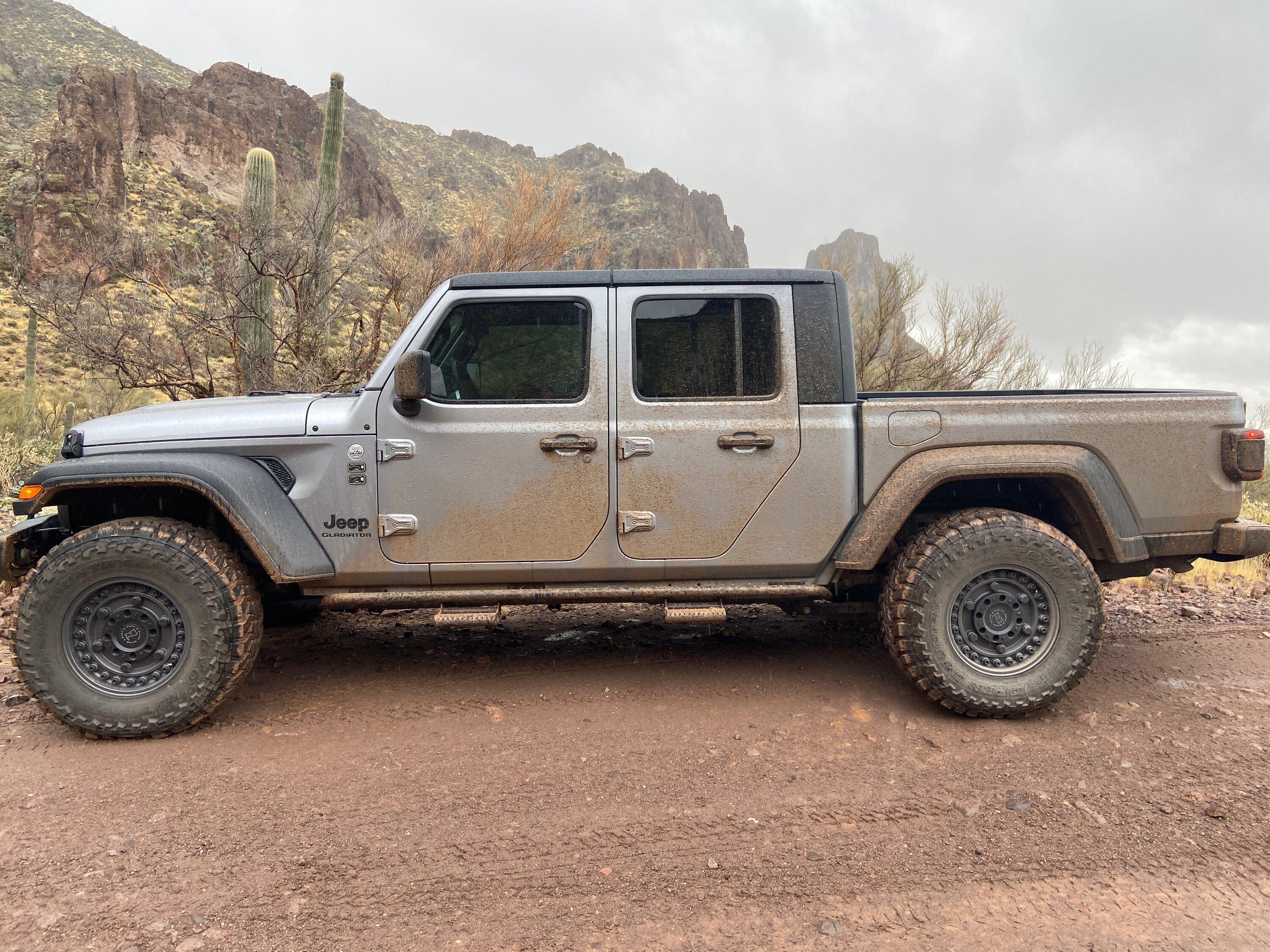 Jeep Gladiator Sport S - Rubicon Takeoffs vs 2.5" lift 1666638085505