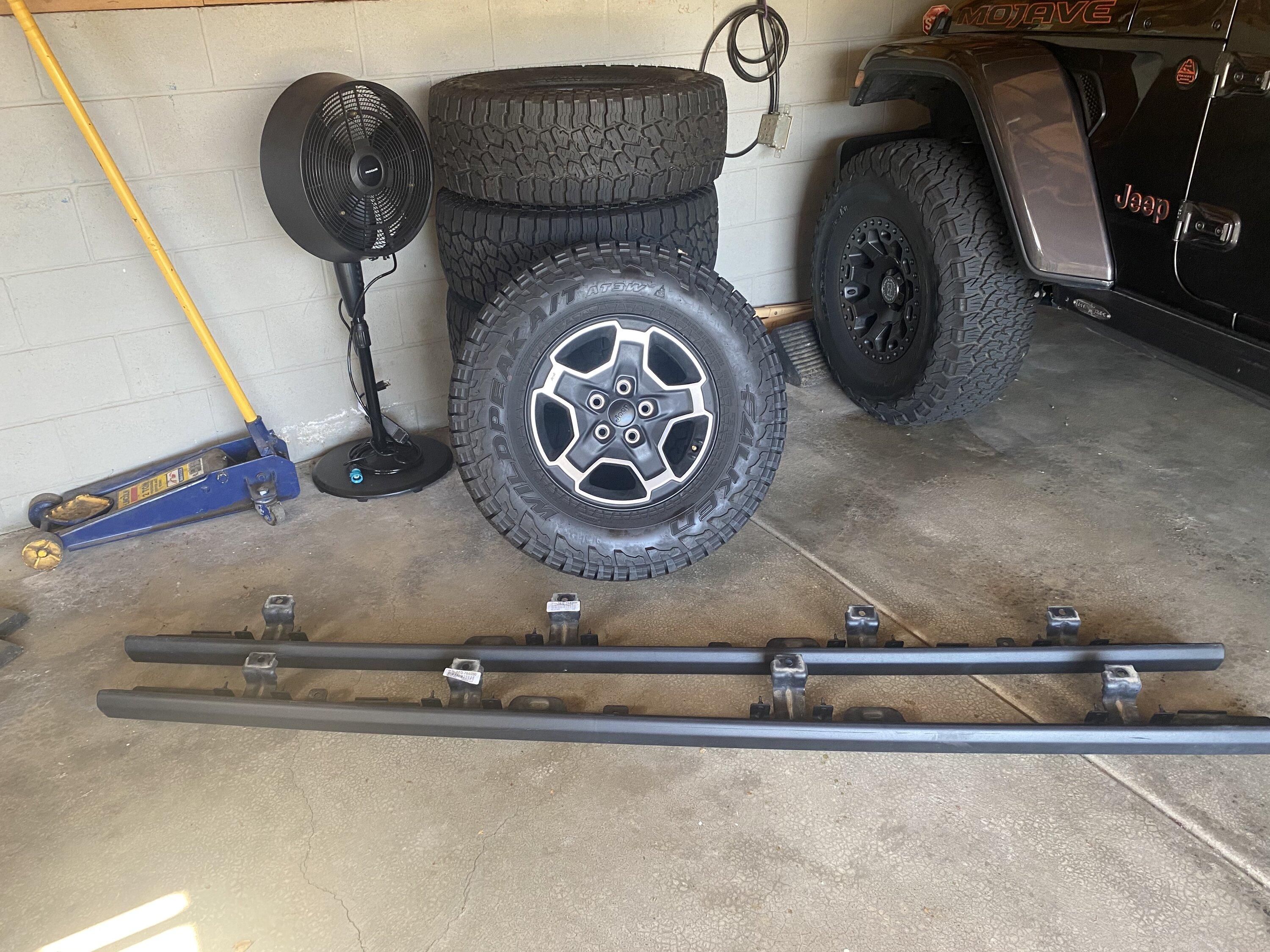 Jeep Gladiator Mojave tires and wheels DBE609DD-67B2-4073-AEF8-295122FF0D06