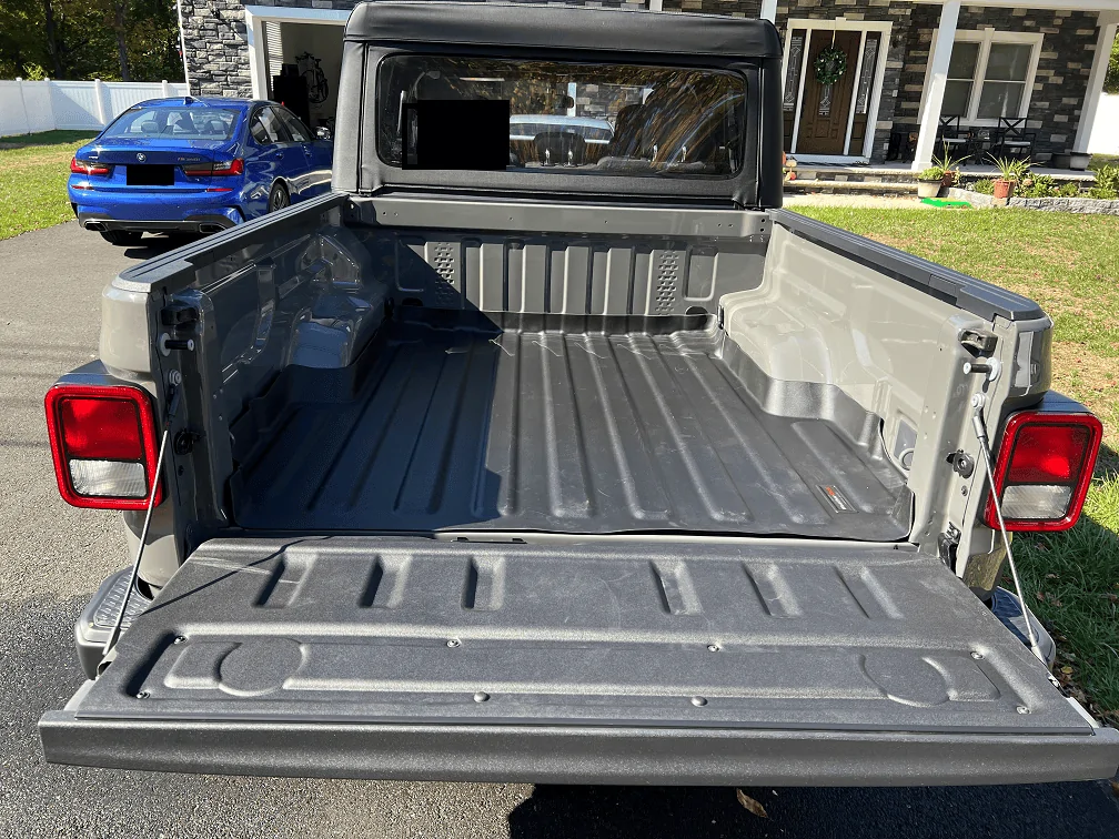 Jeep Gladiator 2022 Sting Gray Gladiator Sport Build Mats