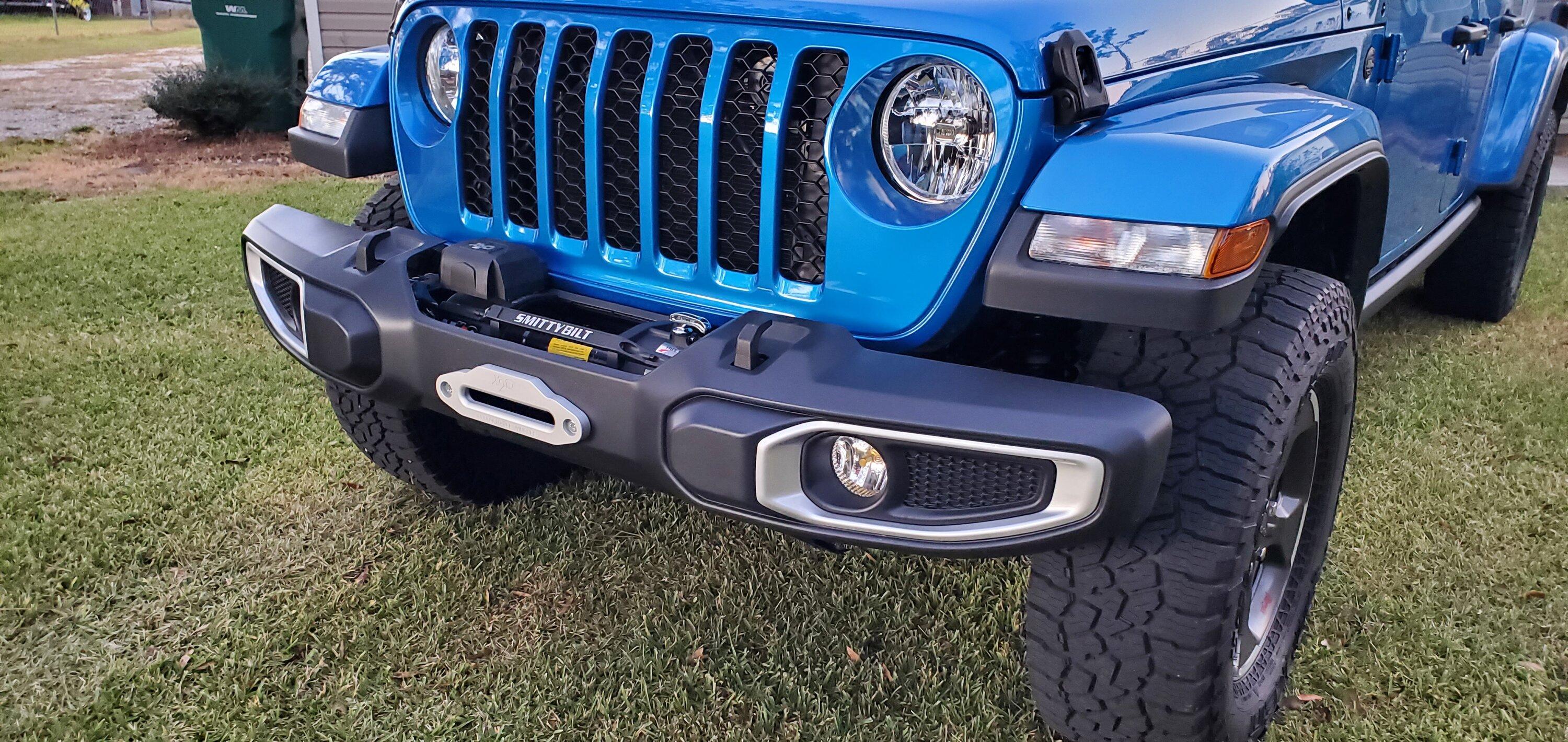 Jeep Gladiator Another winch in a plastic bumper. 20221025_182150