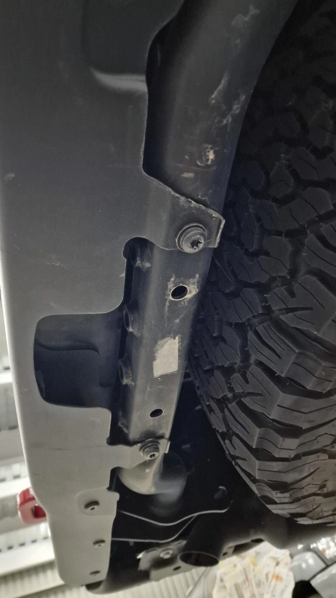 Jeep Gladiator Help identifying rear cross member cross member