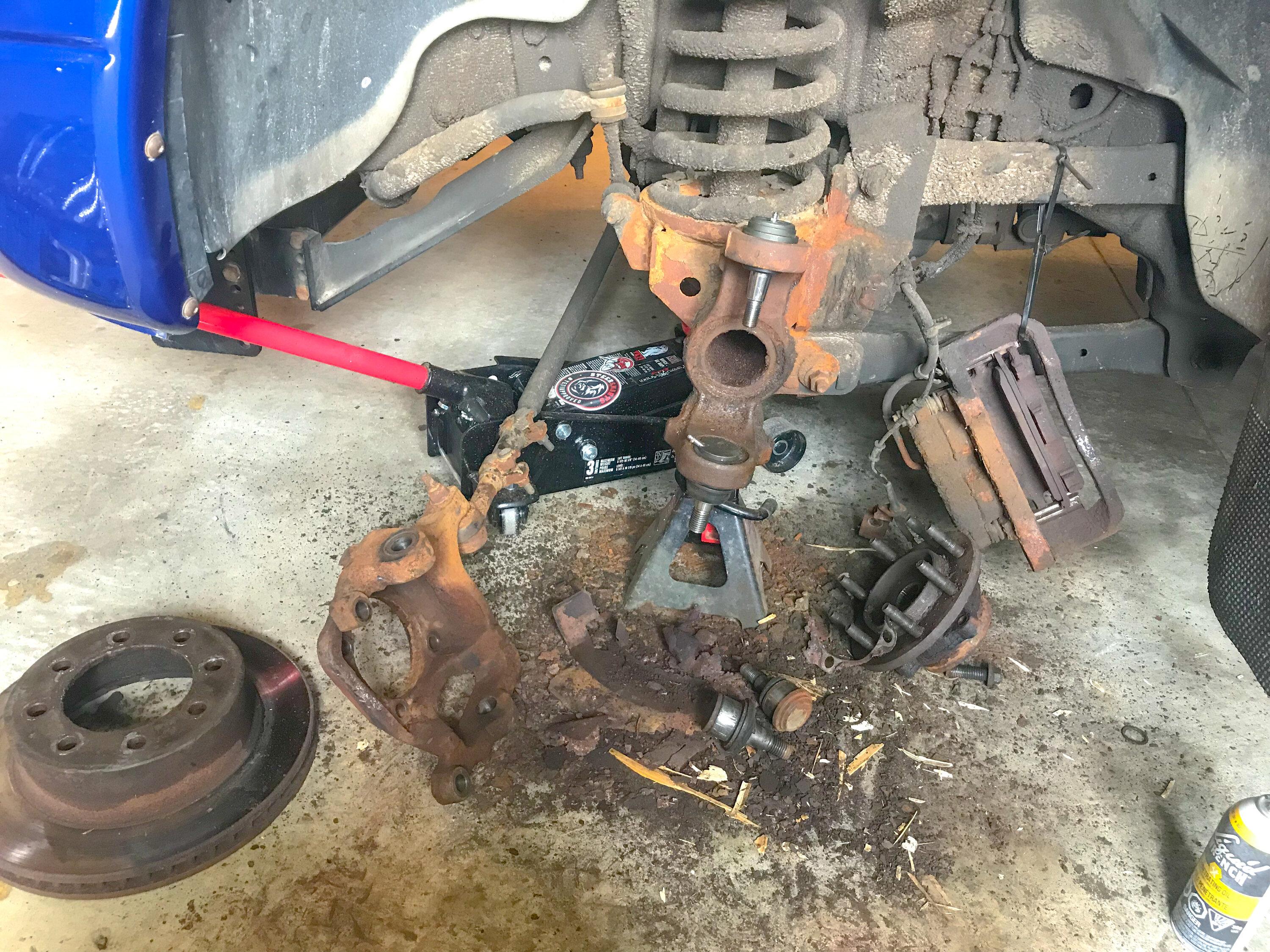 Jeep Gladiator Your gladiator after a year or two in the rust belt 45EFB3F3-8433-4757-916C-8F104DCCEE36