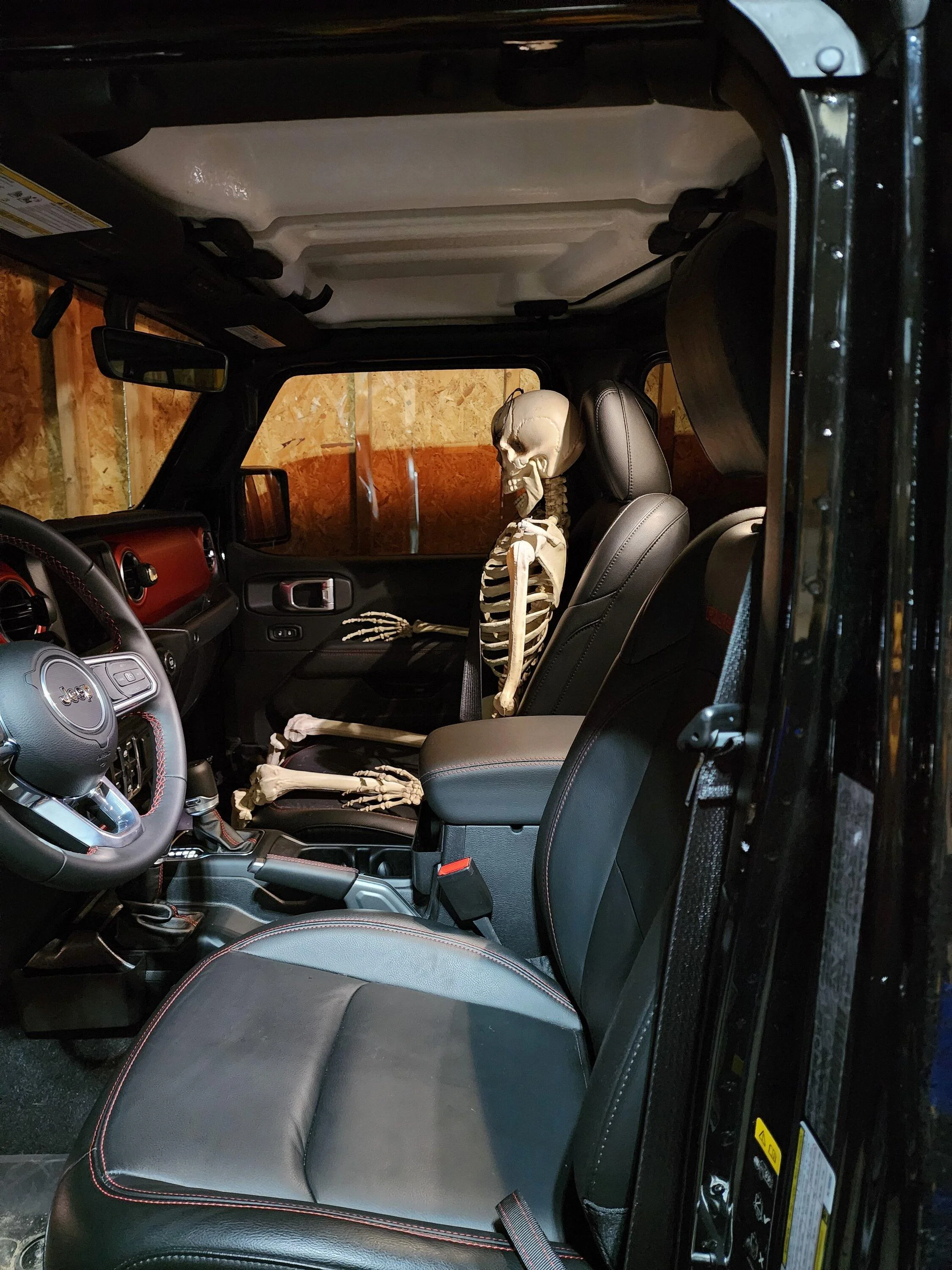 Jeep Gladiator Halloween creativity scene - post yours! ??? 20221019_195139