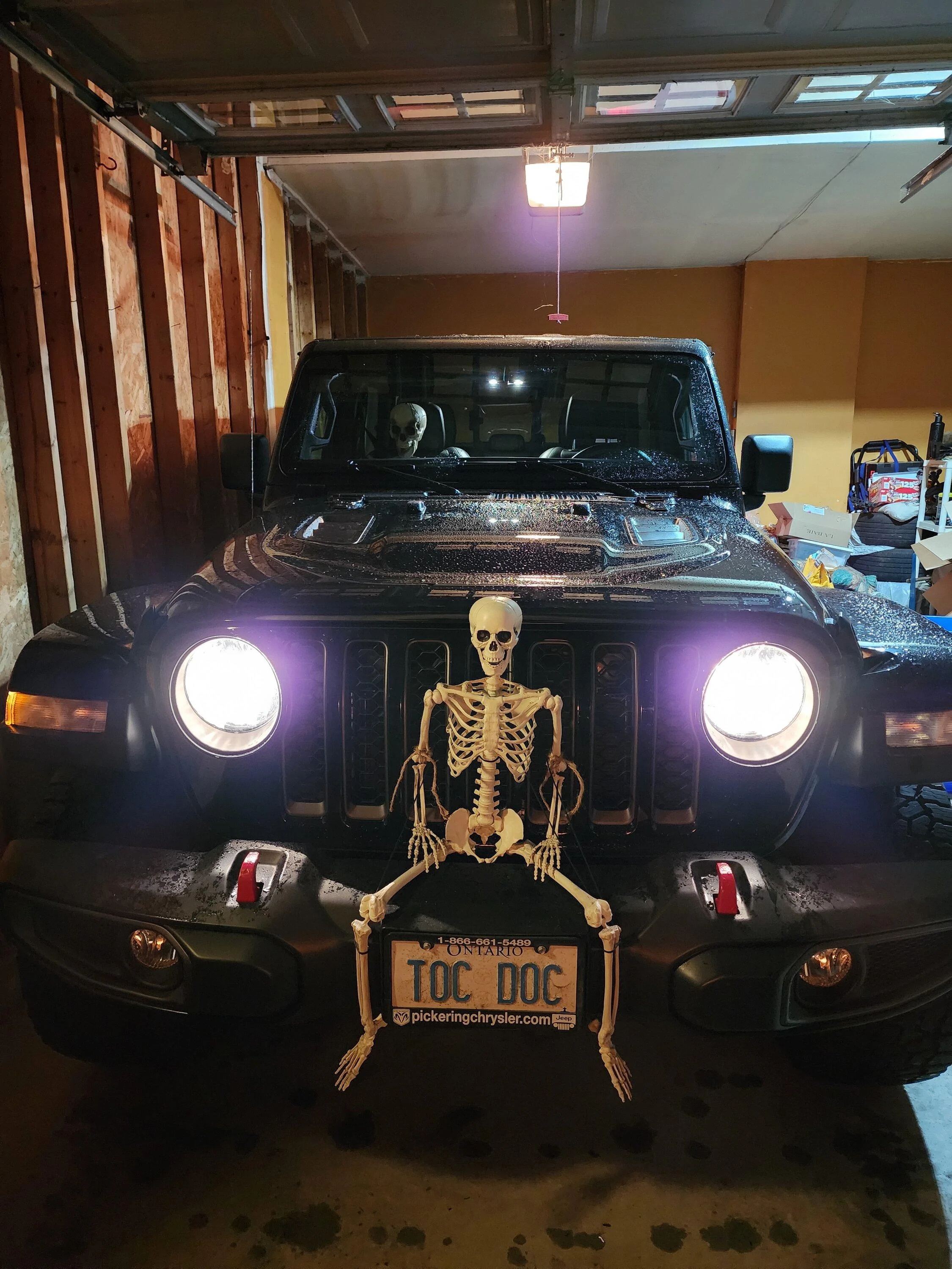 Jeep Gladiator Halloween creativity scene - post yours! ??? 20221019_195158