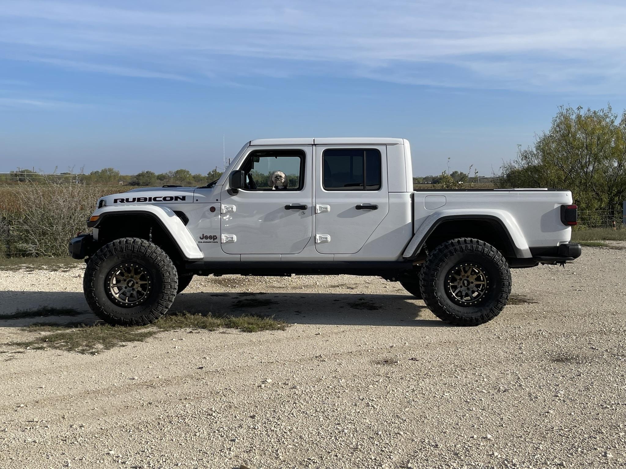 Jeep Gladiator Lets see all those Gladiators with lifts and bigger tires! 1C092771-2BF8-4B1B-9222-7D0F228EFC46