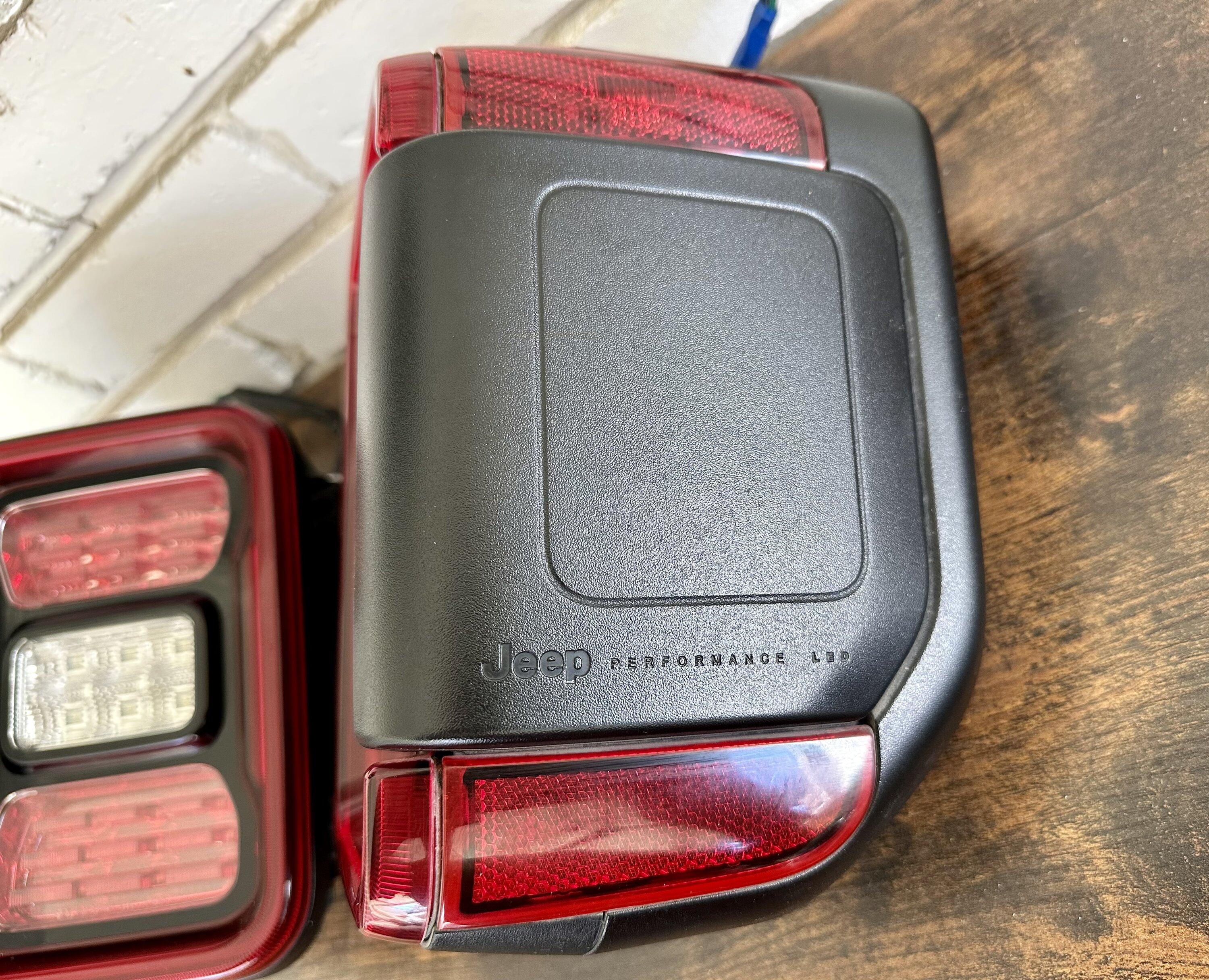 Jeep Gladiator OEM LED Rear Taillights E380B539-DD7A-49C1-AD49-8C19A2769AE9