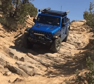 Jeep Gladiator Looking for sidesteps that are tough but really usable for the shorter among us... 1666894884983