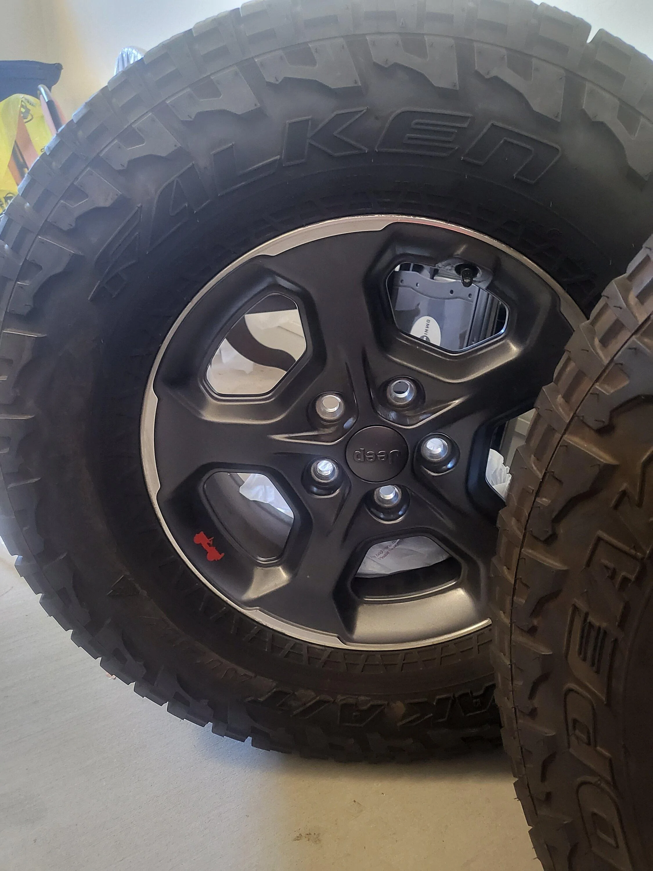 Jeep Gladiator Rubicon Falken A/T tires/wheels & spare 20221027_113407