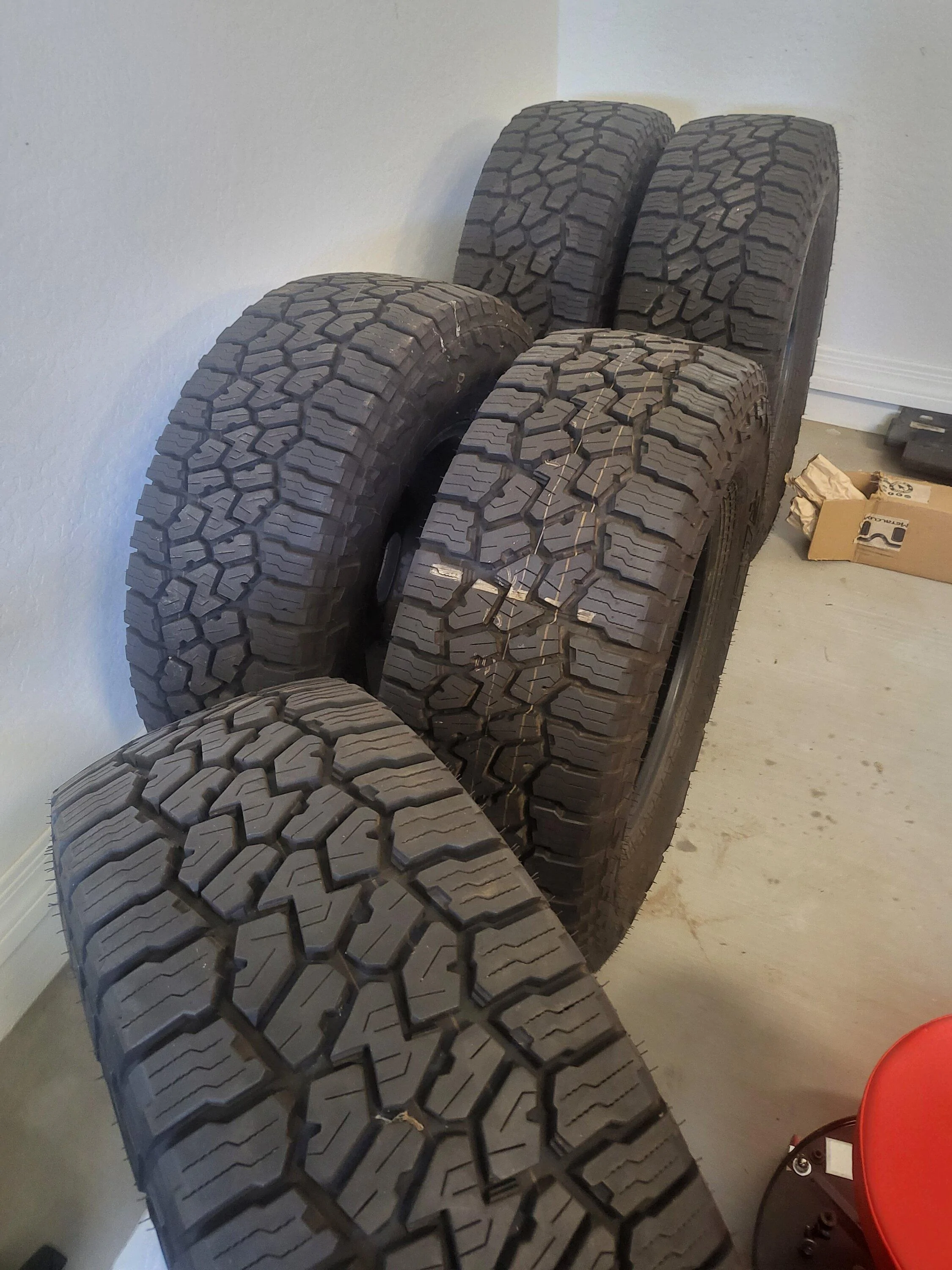 Jeep Gladiator Rubicon Falken A/T tires/wheels & spare 20221027_113442